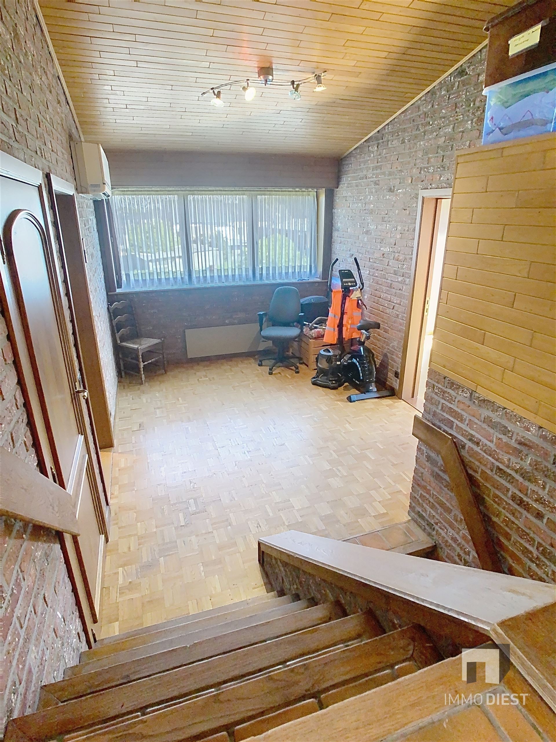 Op te frissen splitlevelwoning met karakter, ruimte en een prachtige tuin op toplocatie! foto 20