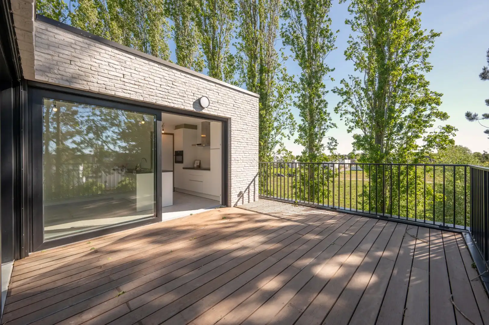 Subliem appartement te Sijsele met groot zonneterras! foto 9