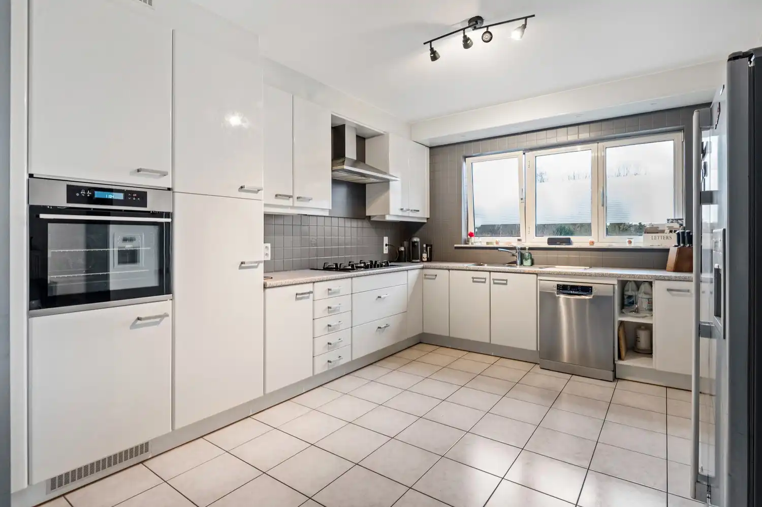 Instapklare tweewoonst met 4 slaapkamers in Wommelgem foto 29