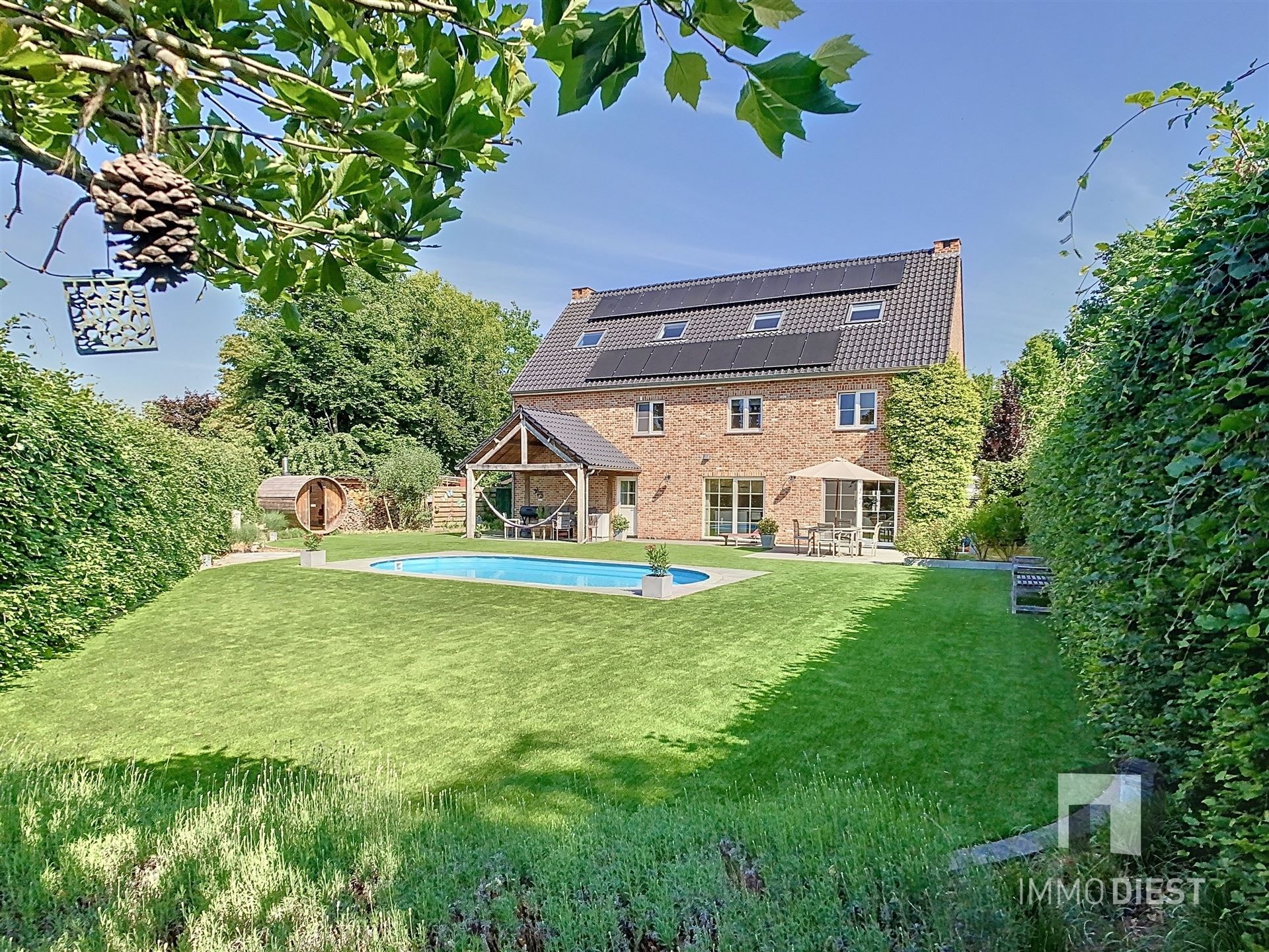 Villa met 7 slaapkamers op 9,30are foto {{pictureIndex}}
