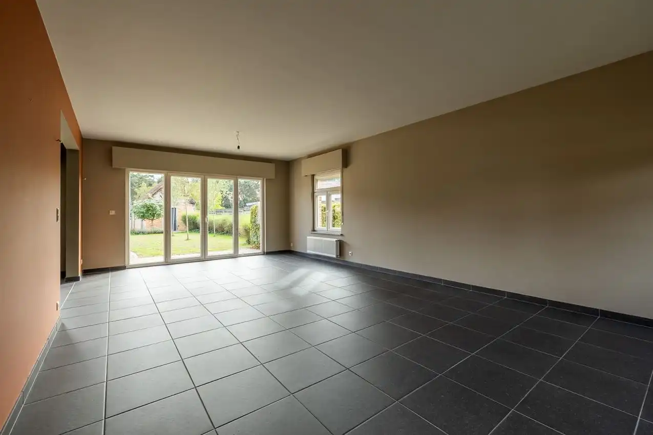 Instapklare, verrassend ruimle woning in landelijke omgeving foto 13