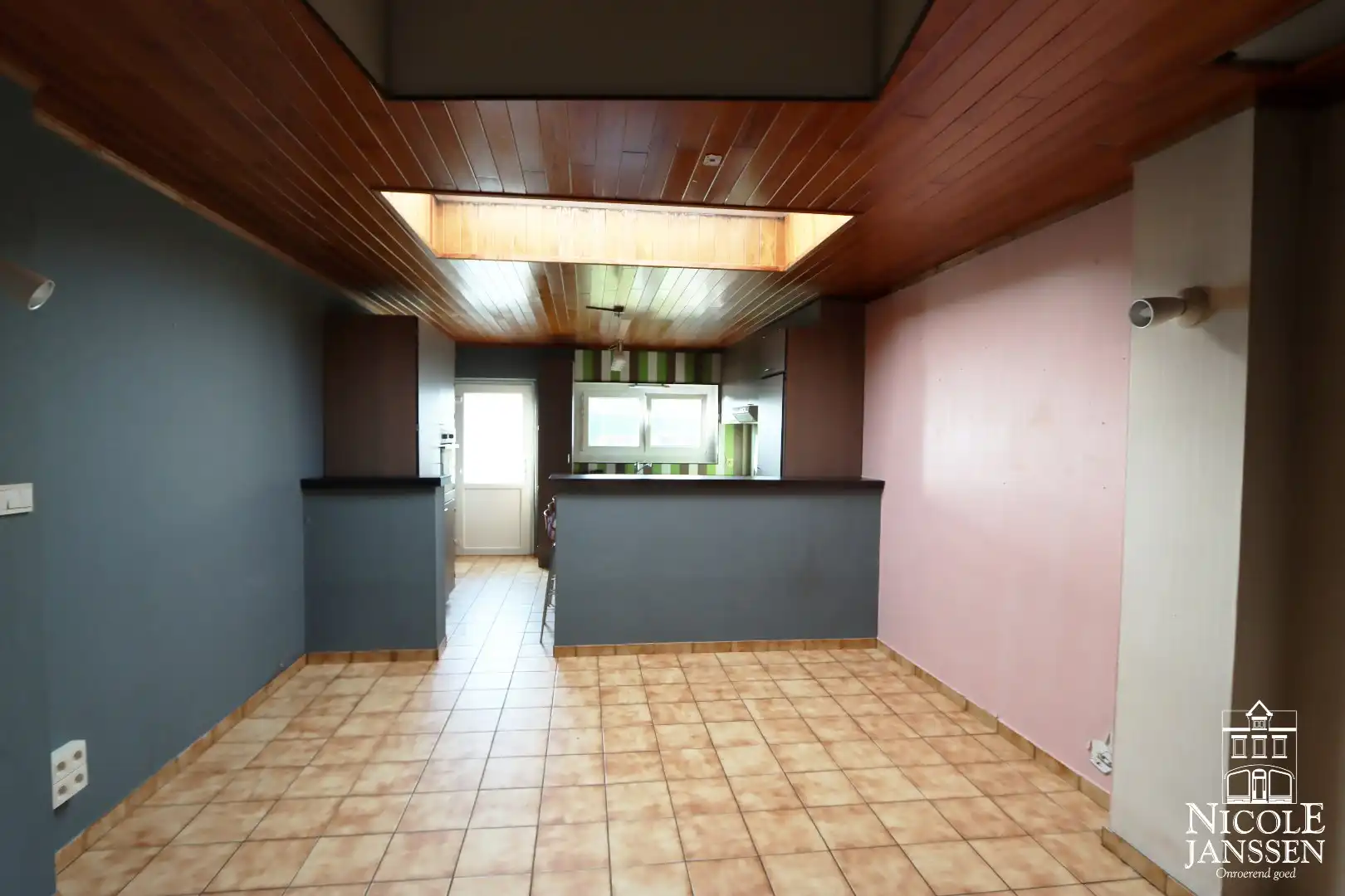 Gerenoveerde stadswoning met 2 slaapkamers en tuin  foto 2