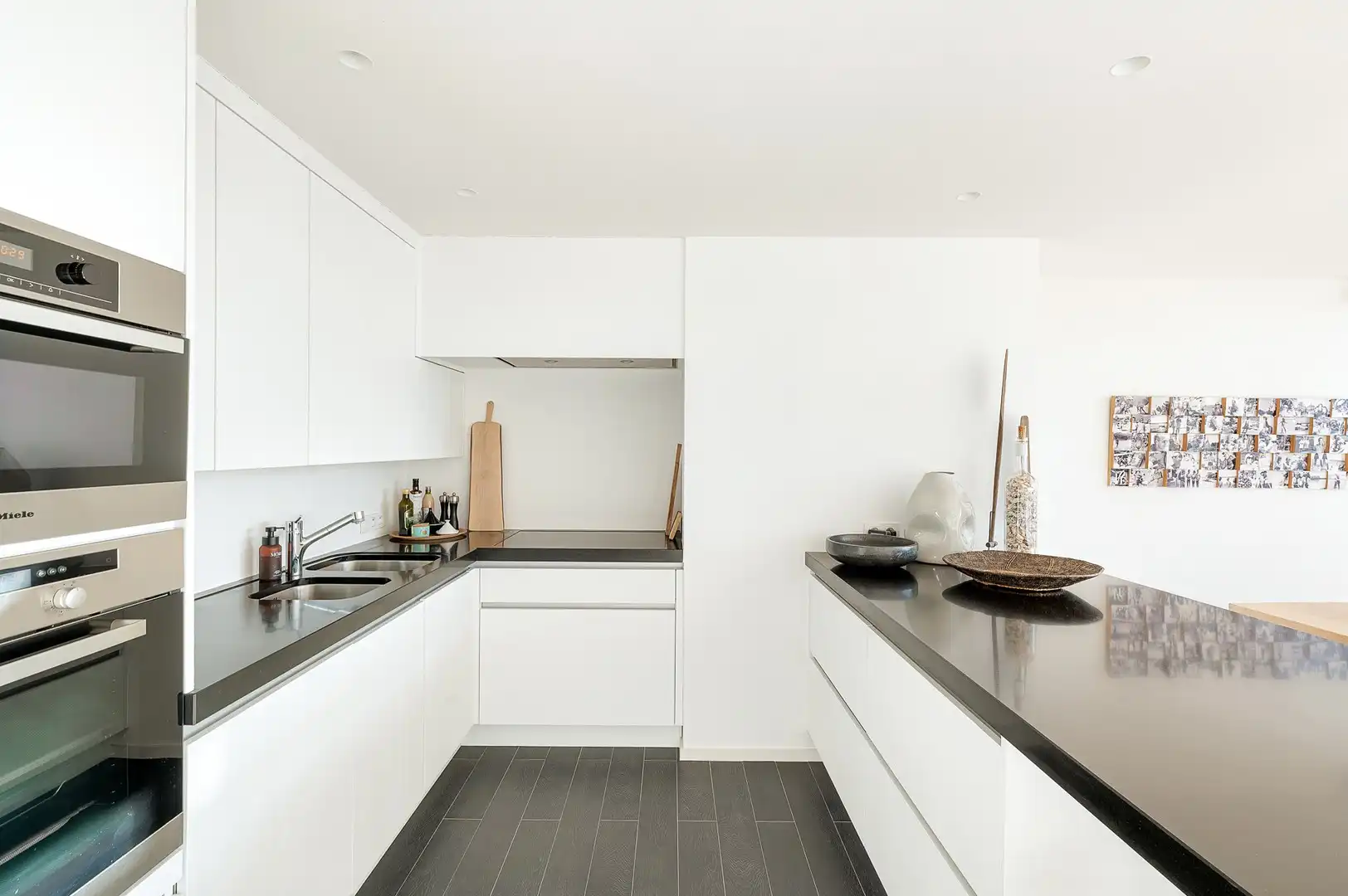 Ruim 4-slaapkamerappartement vlakbij de zee en RBSC in Duinbergen. foto 12