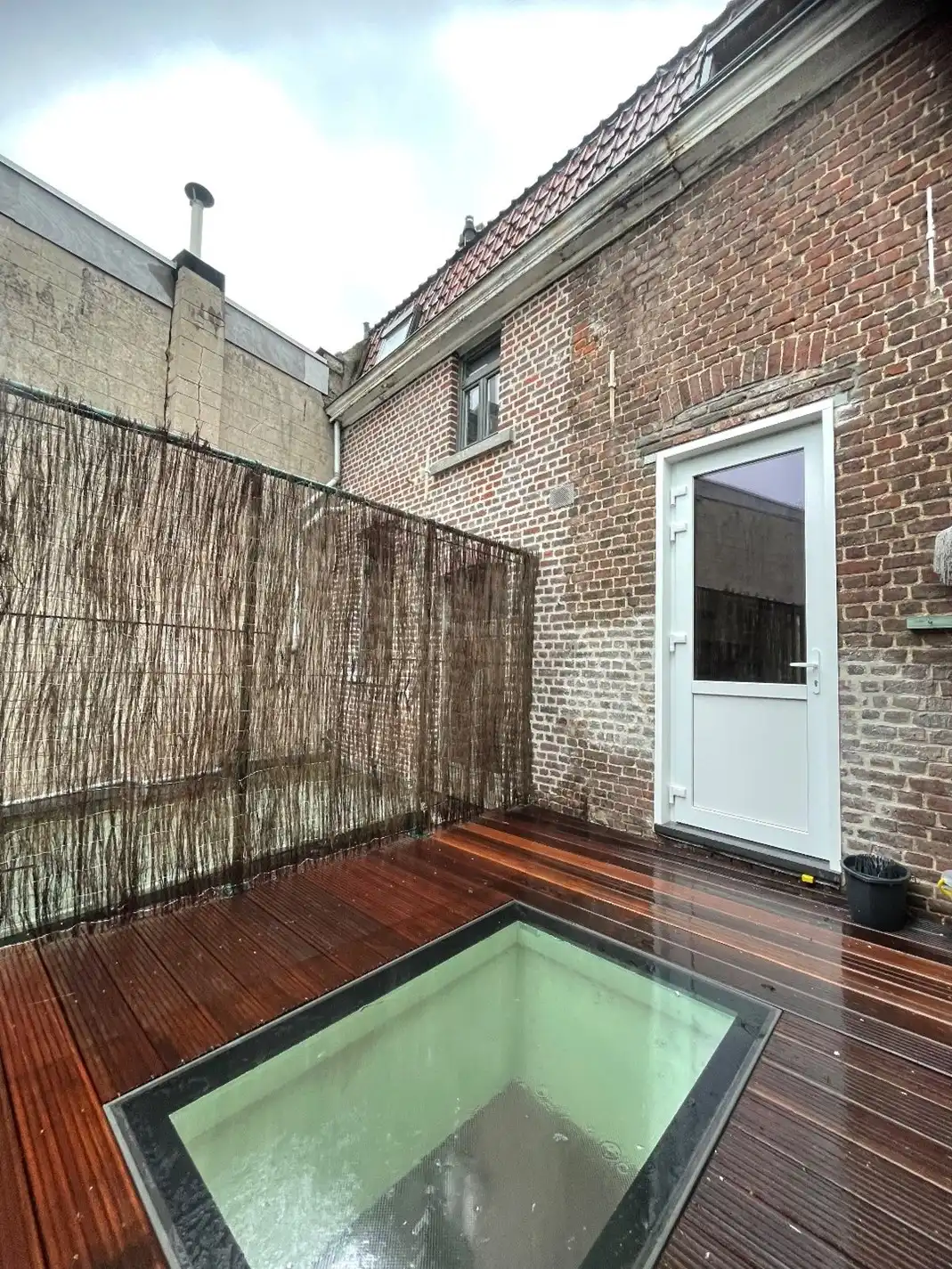 Herenhuis met 2 busnummers, buitenruimte en terras foto 15