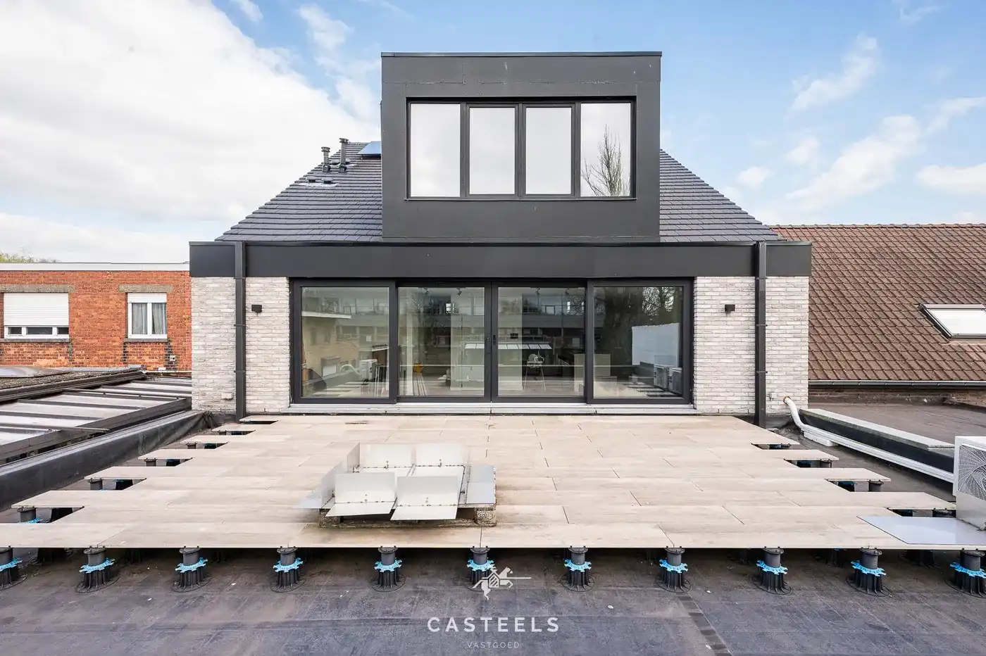 Ruime duplex met zonnig terras te Zelzate te koop foto 2