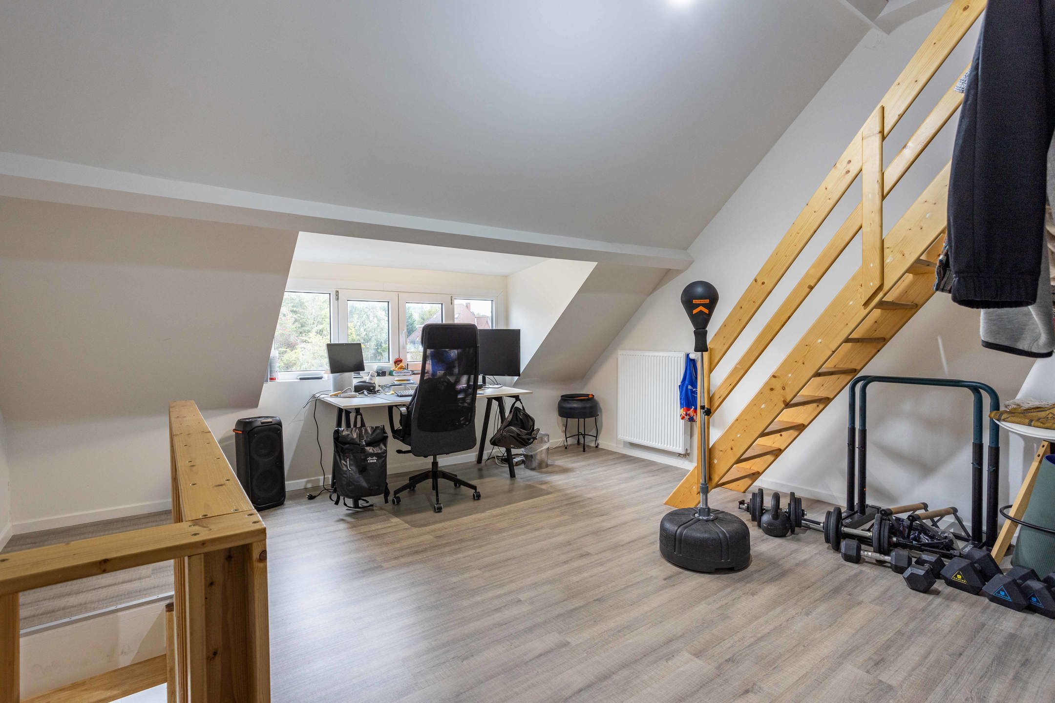 Volledig gerenoveerde, stijlvolle ruime woning foto 18