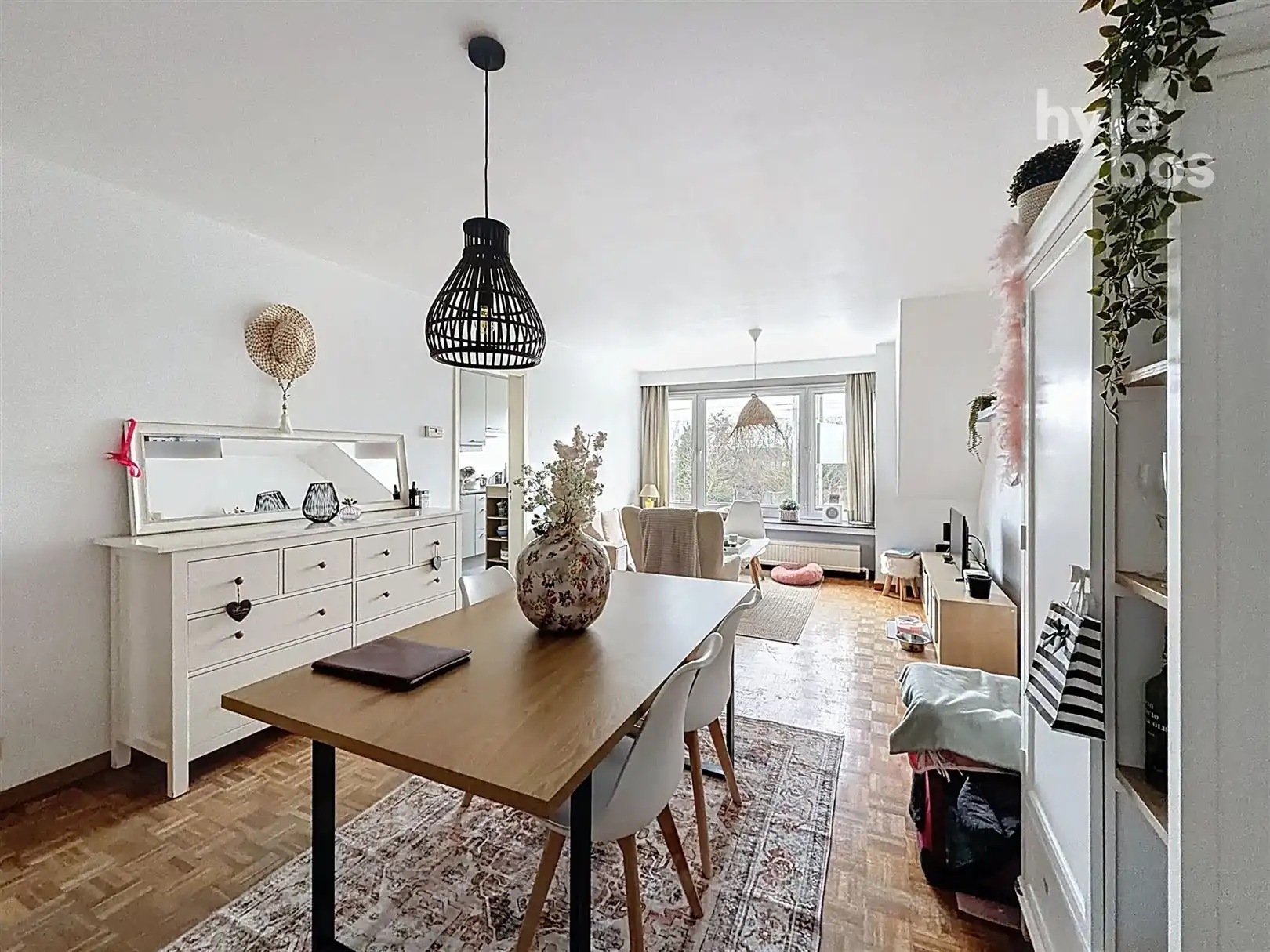 Goed gelegen appartement met 1 slaapkamer en kinderkamer/bureel foto 2