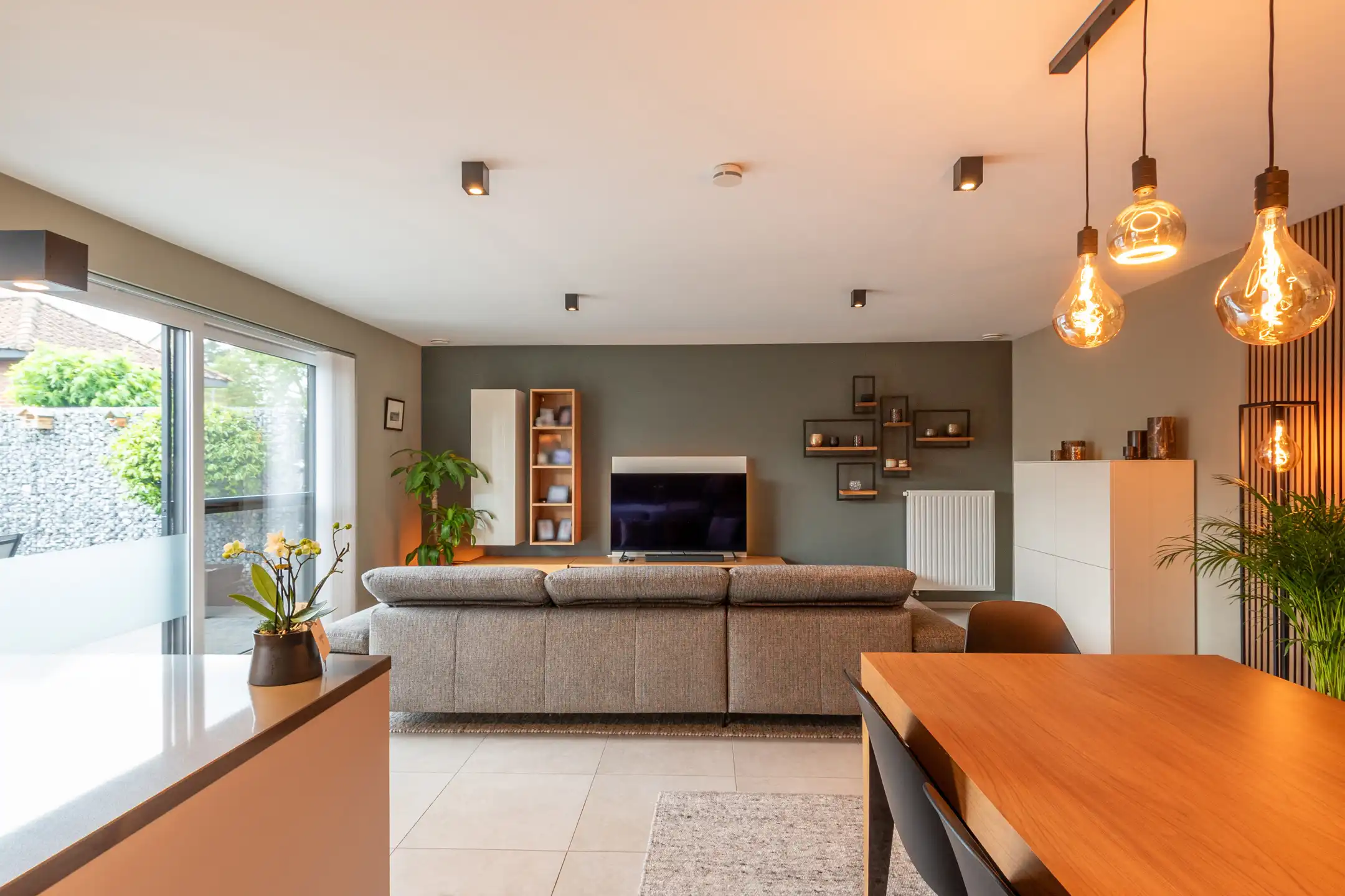 Prachtig GLVLappartement met tuin & 2 autostaanplaatsen foto 11