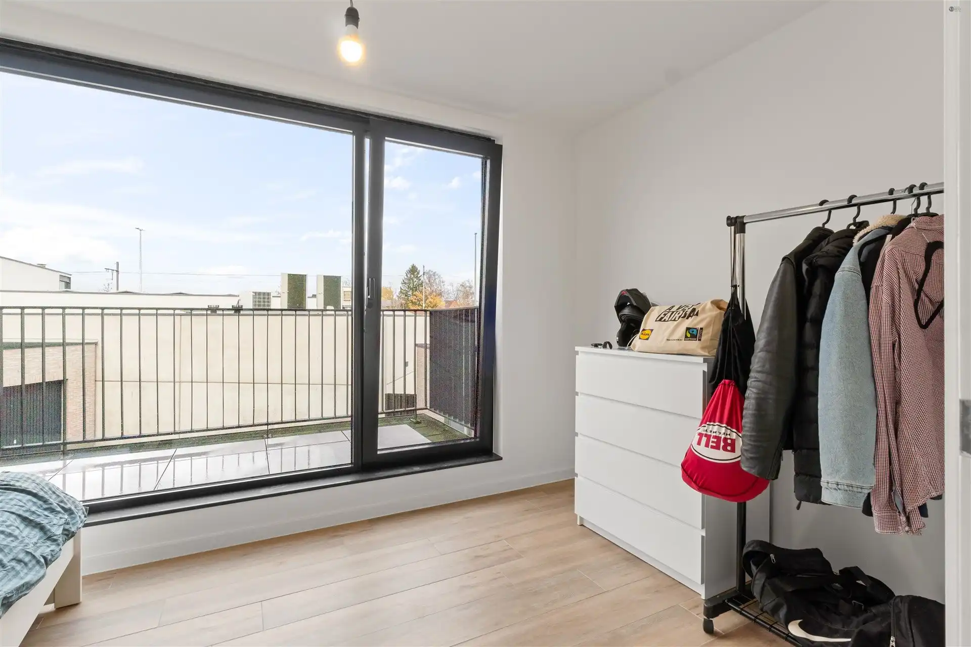 Modern tweeslaapkamer appartement te Sint-Niklaas foto 11