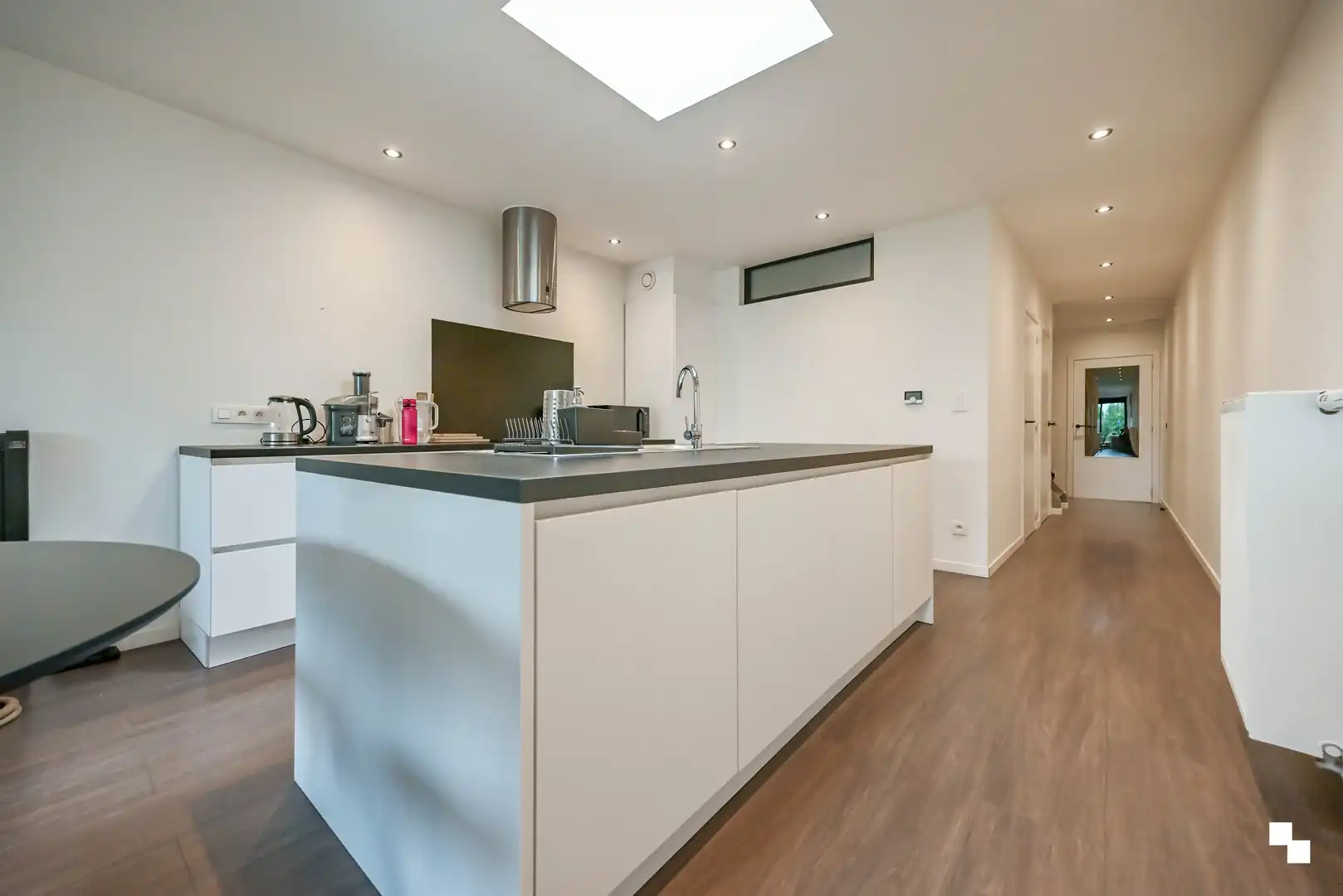 Gerenoveerde & instapklare woning met tuin in Izegem foto 12