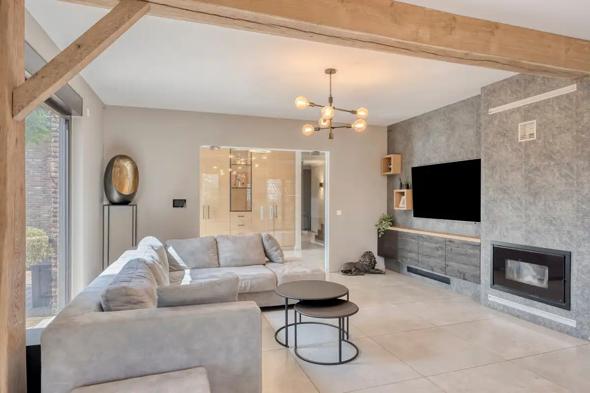 TIJDLOZE VOLLEDIG GERENOVEERDE VILLA OP EEN PERCEEL VAN 16A81CA TE RIEMST foto 2
