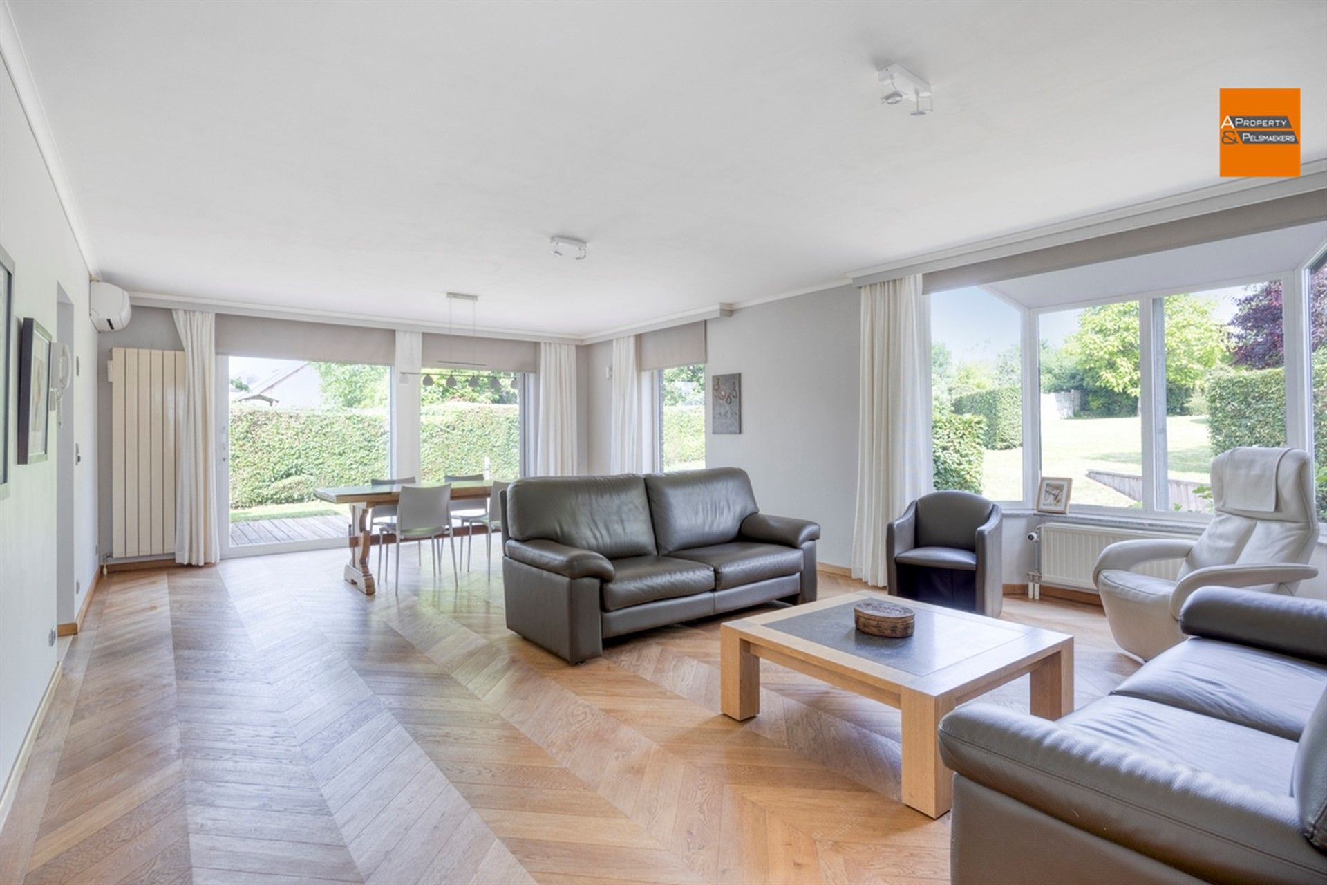 Gerenoveerde villa 3 kamers met prachtige tuin. foto 4