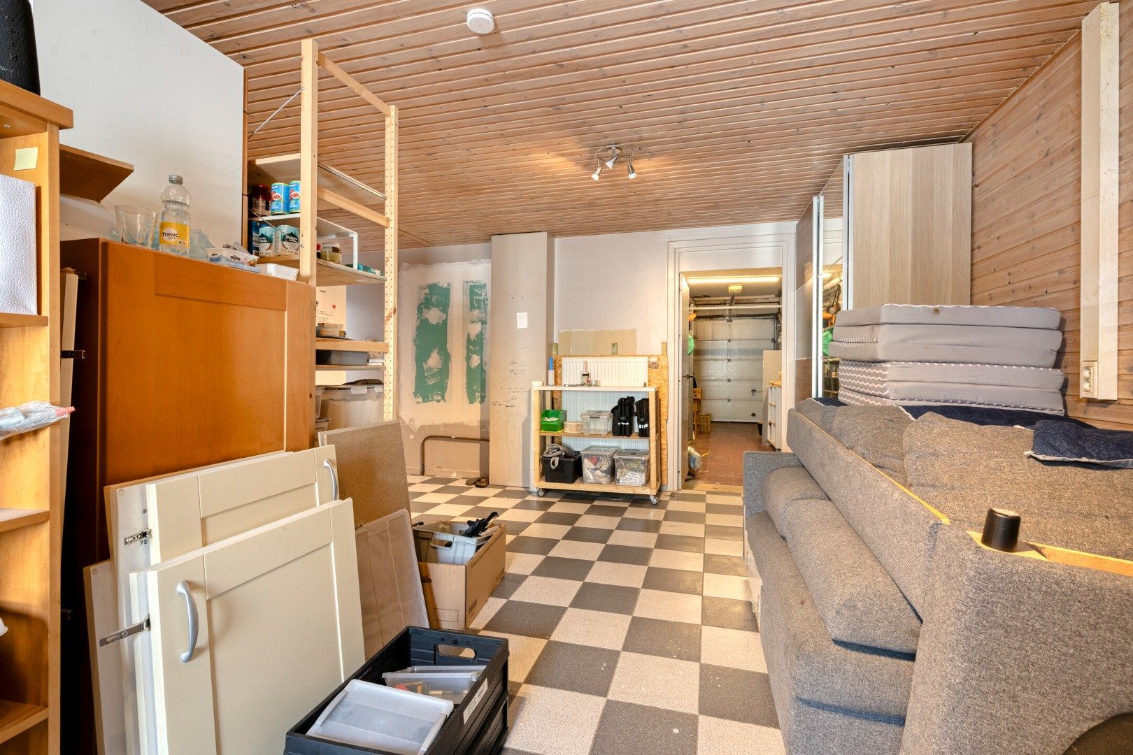 Verrassend ruime woning met 5 slaapkamers en bureau! foto 15