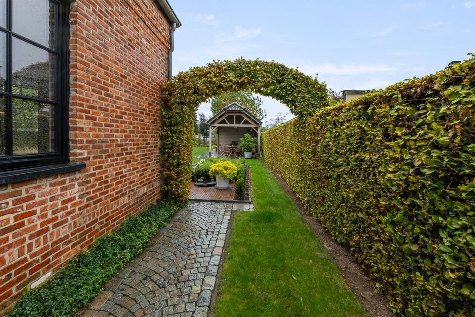 PRACHTIGE PASTORIJWONING MET DUBBELE GARAGE IN SINT-TRUIDEN foto 45