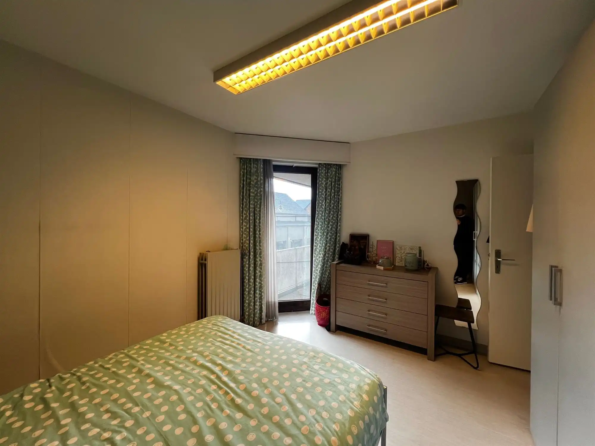 RUIM APPARTEMENT MET 3 SLAAPKAMERS EN GROOT TERRAS IN HET CENTRUM VAN BALEN foto 6