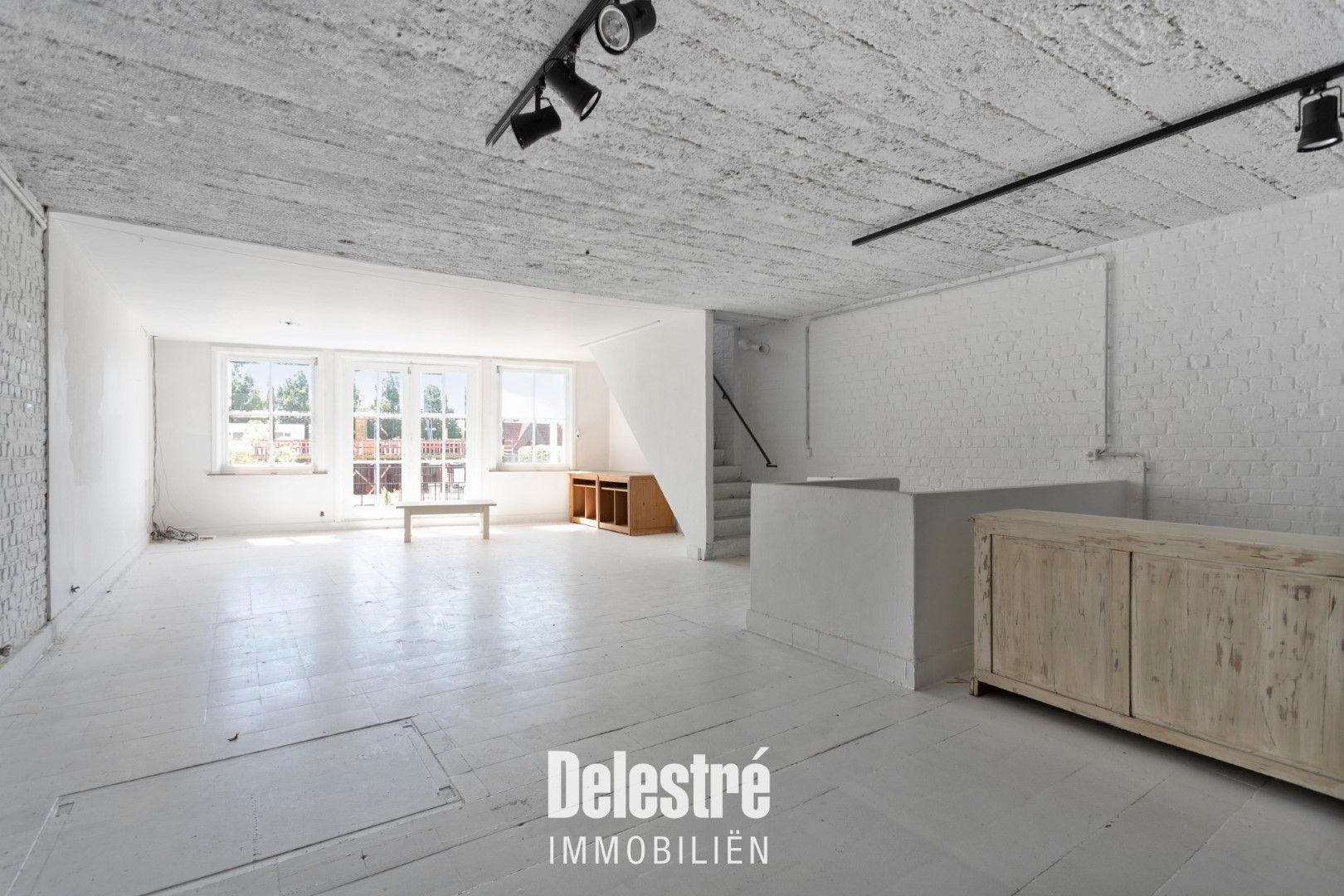 ** IN OPTIE ** LOFTVIBES 750 M2 LEO DE BETHUNELAAN.  foto 3