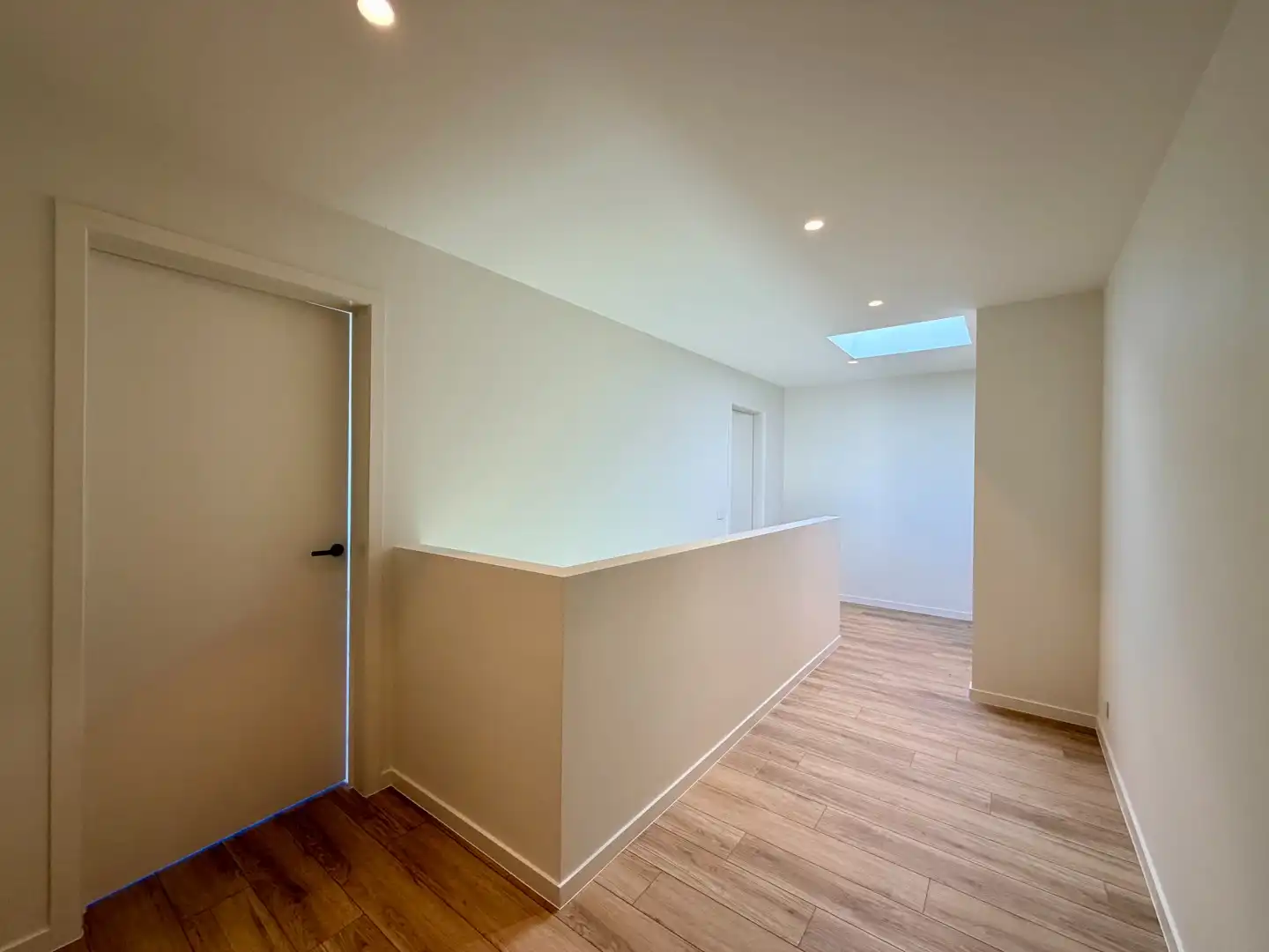 Halfopen nieuwbouwwoning op ruim perceel te centrum Tielt! foto 8