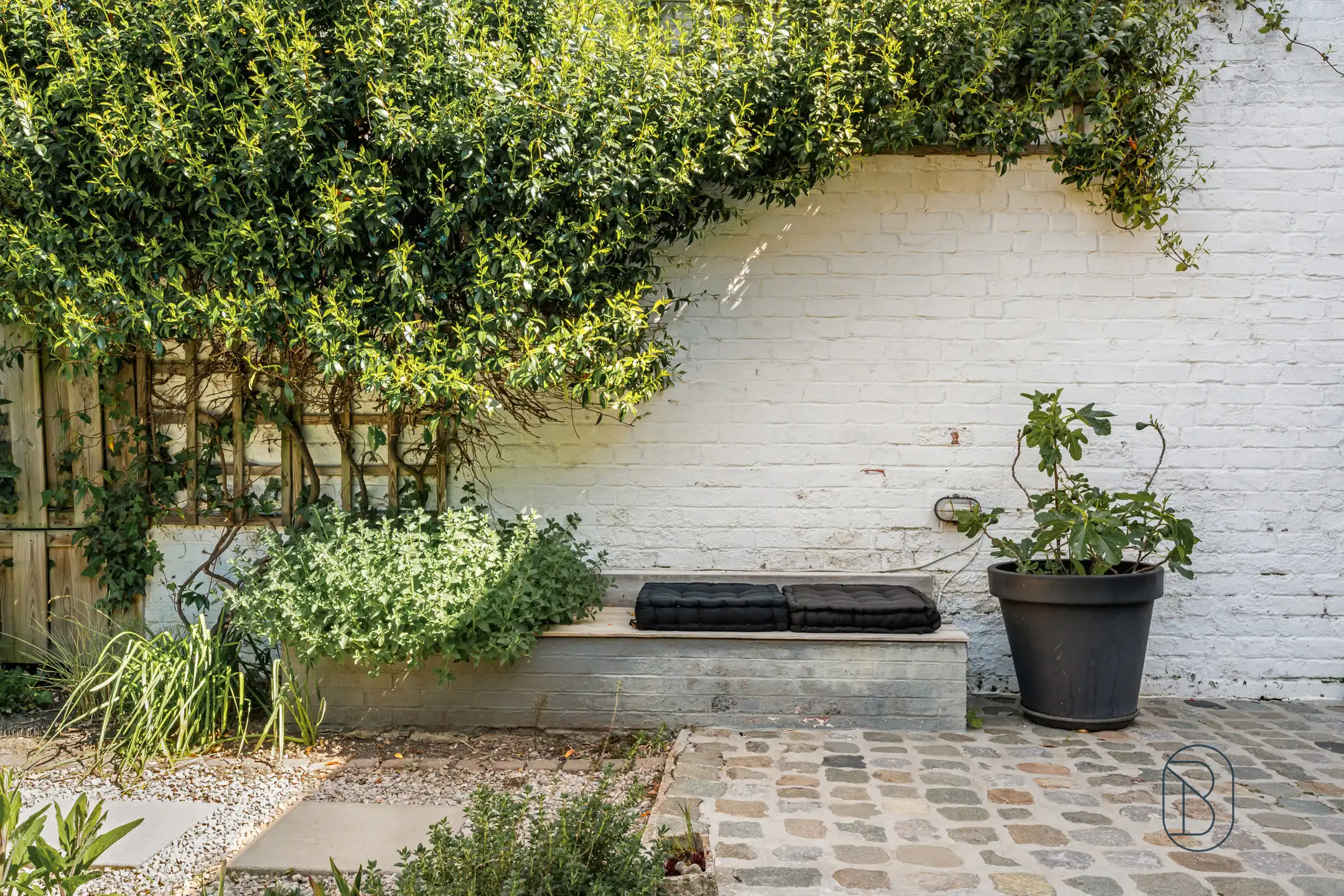 Instapklare woning met zonnige tuin in hartje Kortrijk foto 6