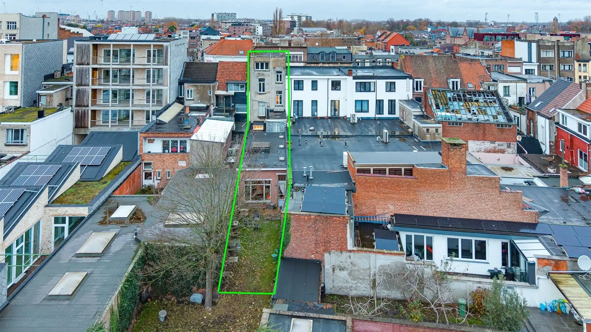 Hoofdfoto van de publicatie: Prachtig winkelwoonhuis in eclectische stijl met 6 slk + zuidtuin