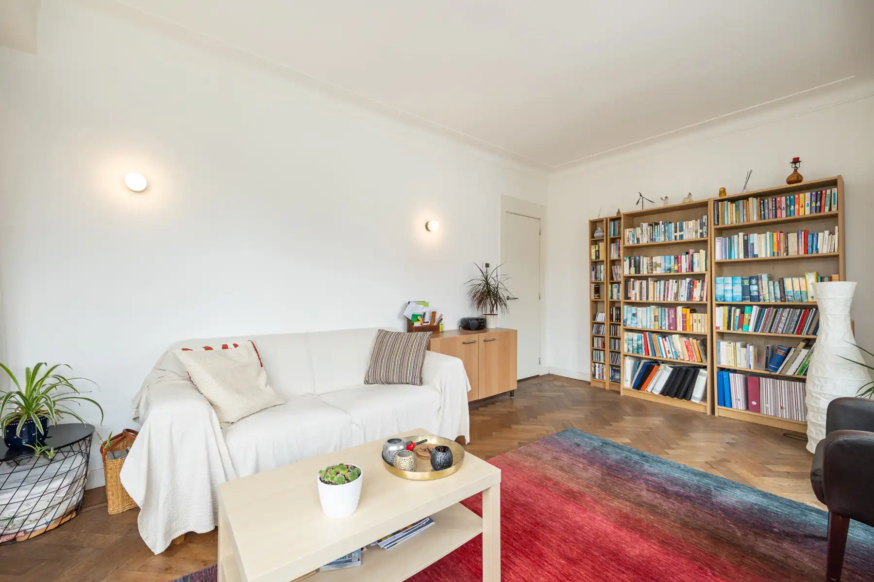 Instapklaar 2-slaapkamerappartement nabij de Grote Markt! foto 2