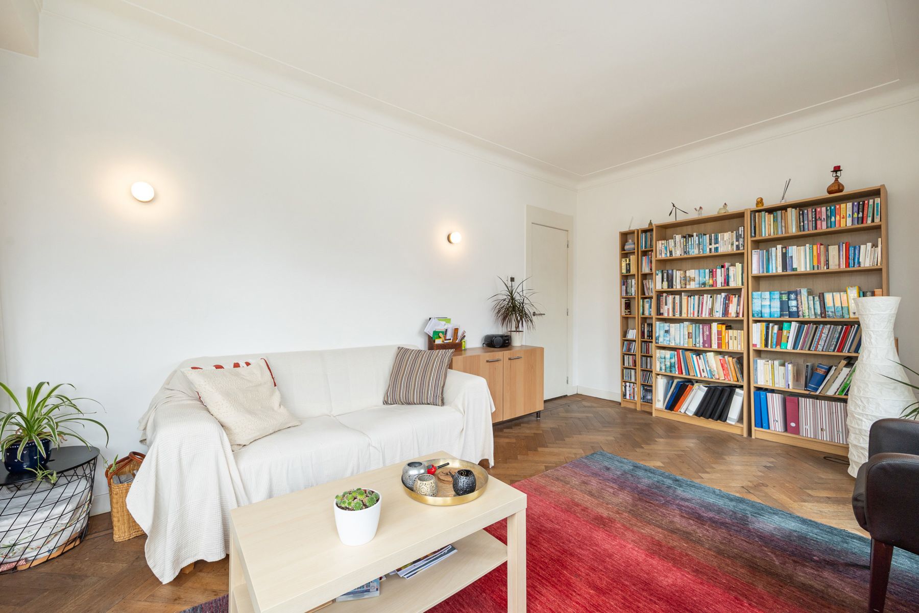 Instapklaar 2-slaapkamerappartement nabij de Grote Markt! foto 2