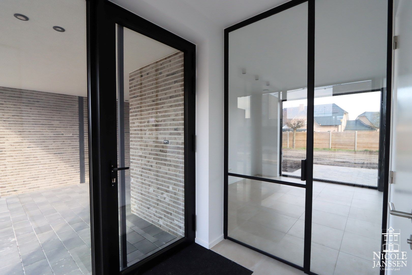 Trendy energiezuinige nieuwbouwwoning van 166 m² (excl. gegoten kelder) foto 3