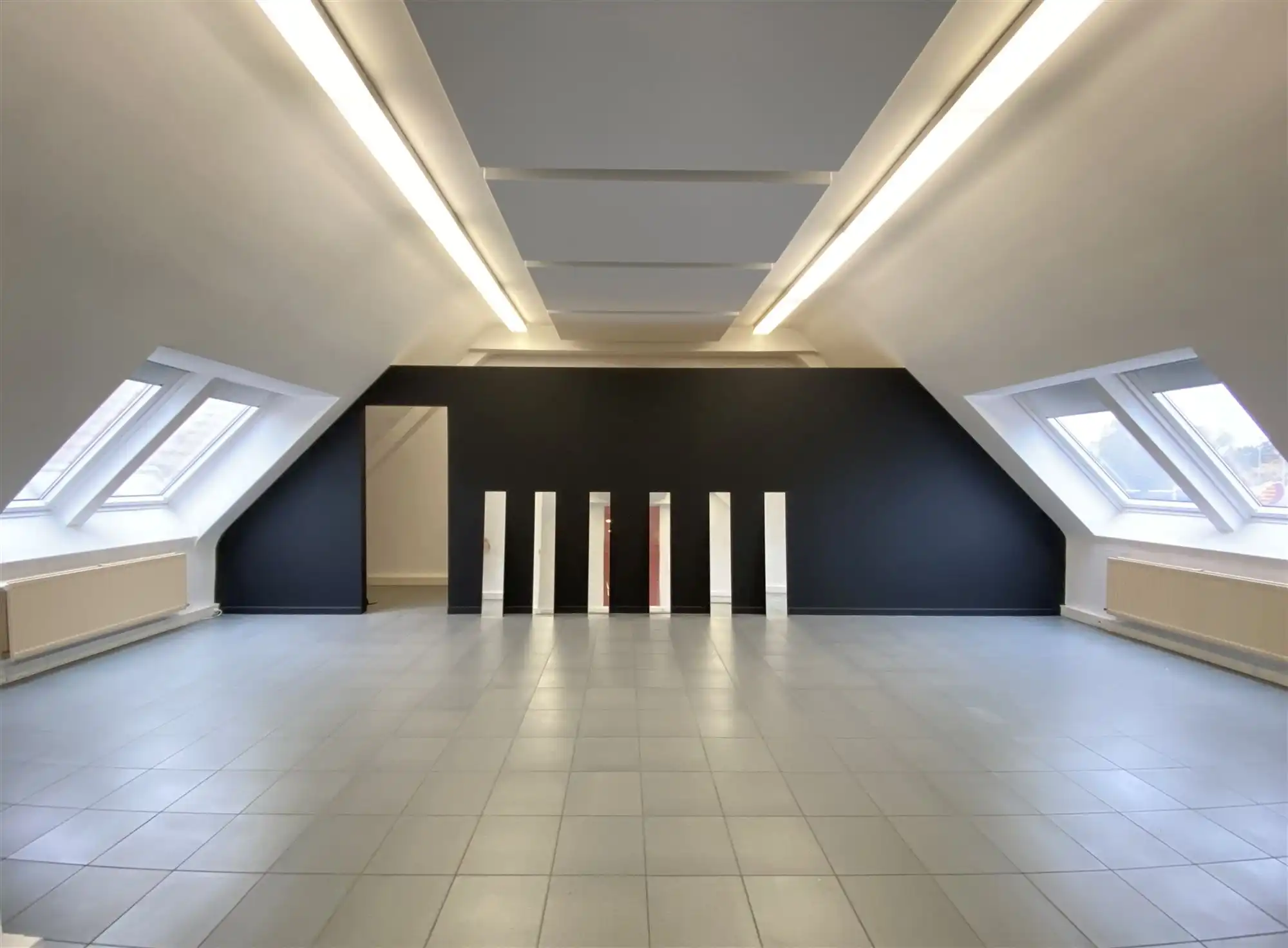 Bureauruimte op commerciële locatie  foto {{pictureIndex}}