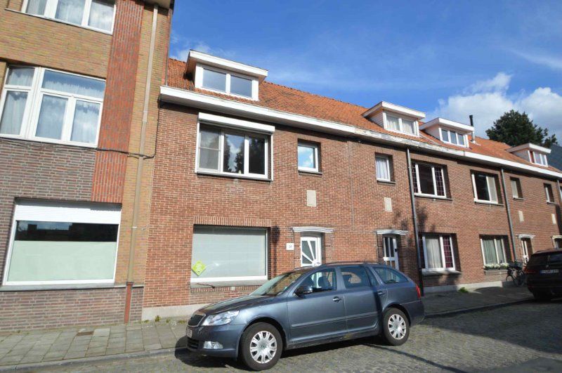 Leuke woning met grote tuin - tussen Sint-Pieters station & UZ foto 2