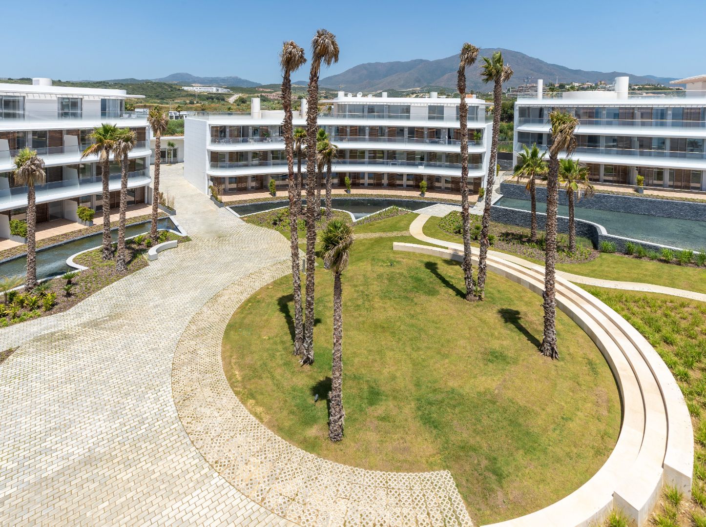 APPARTEMENTEN EN PENTHOUSES AAN HET STRAND - PROJECT THE EDGE - ESTEPONA foto 11