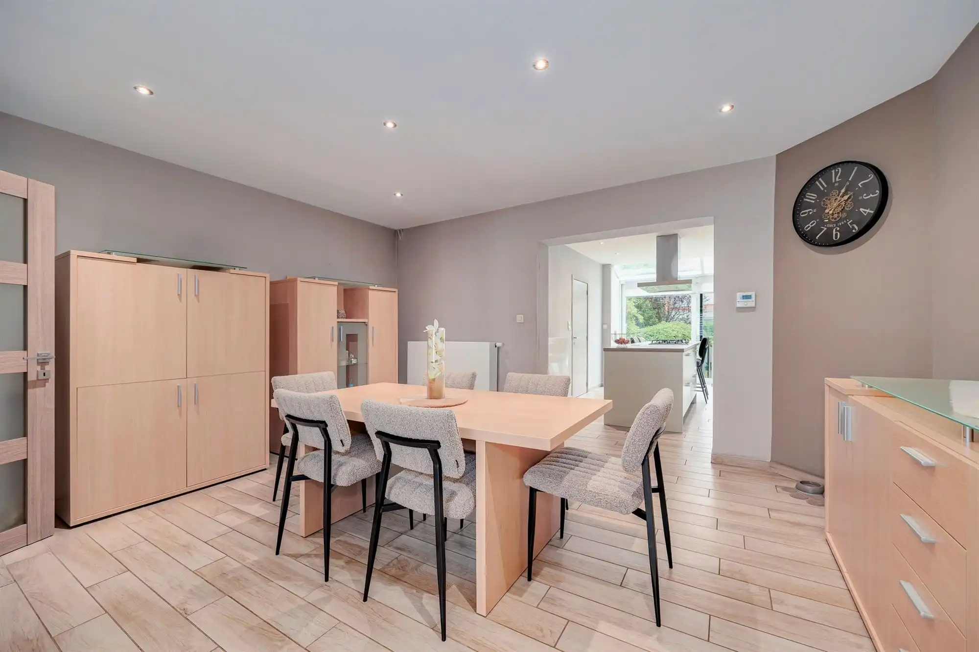 Leuke instapklare woning met 3 slk, garage  en een zonnige tuin foto 7