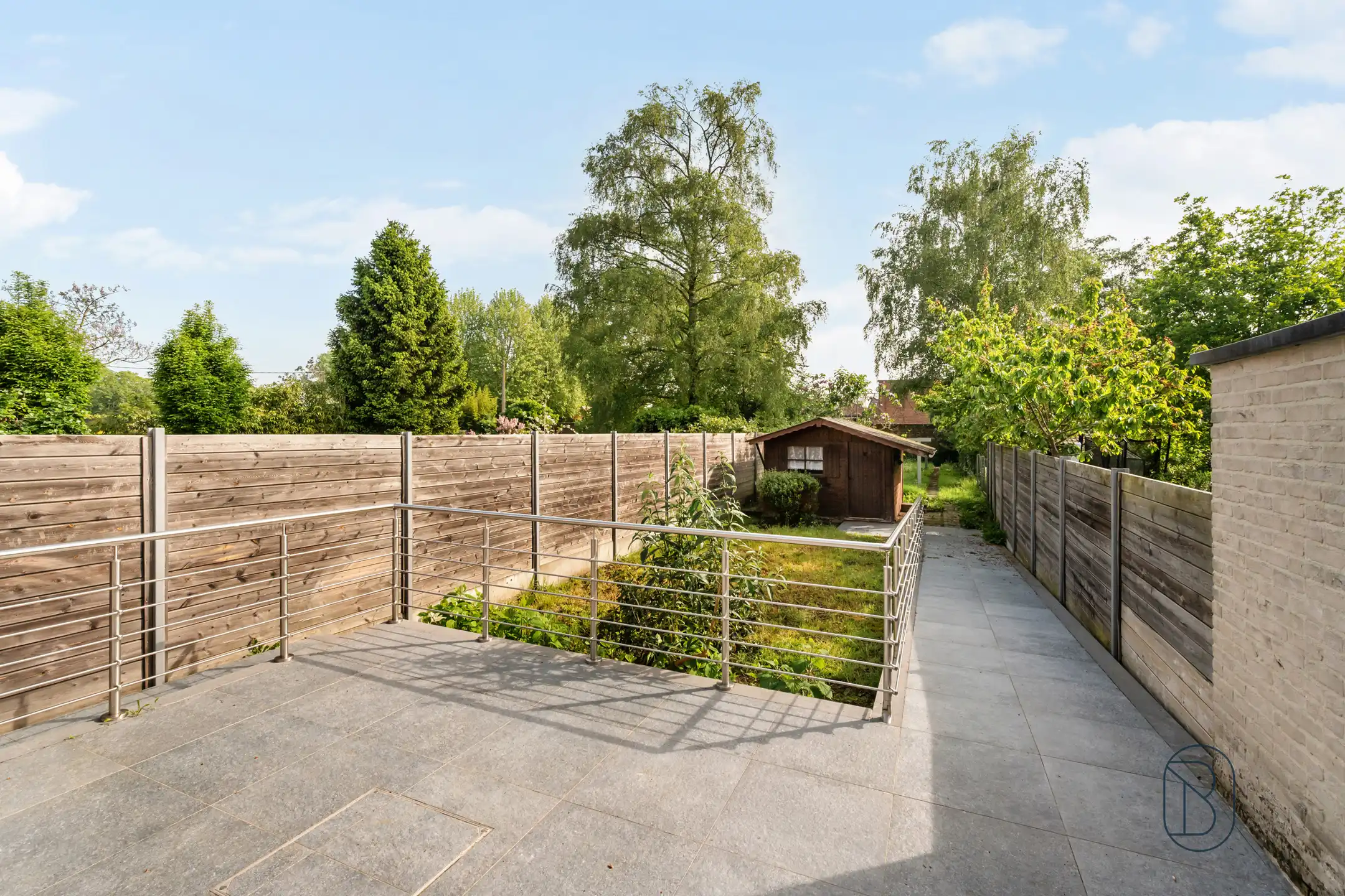 Ruime instapklare woning met 4 slpk, garage en tuin in Heule foto 3