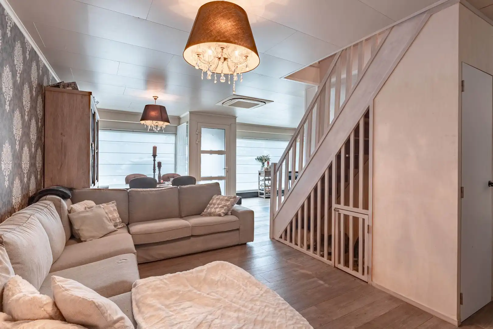 Instapklare woning met commercieel gelegen handelspand te Halen foto 7