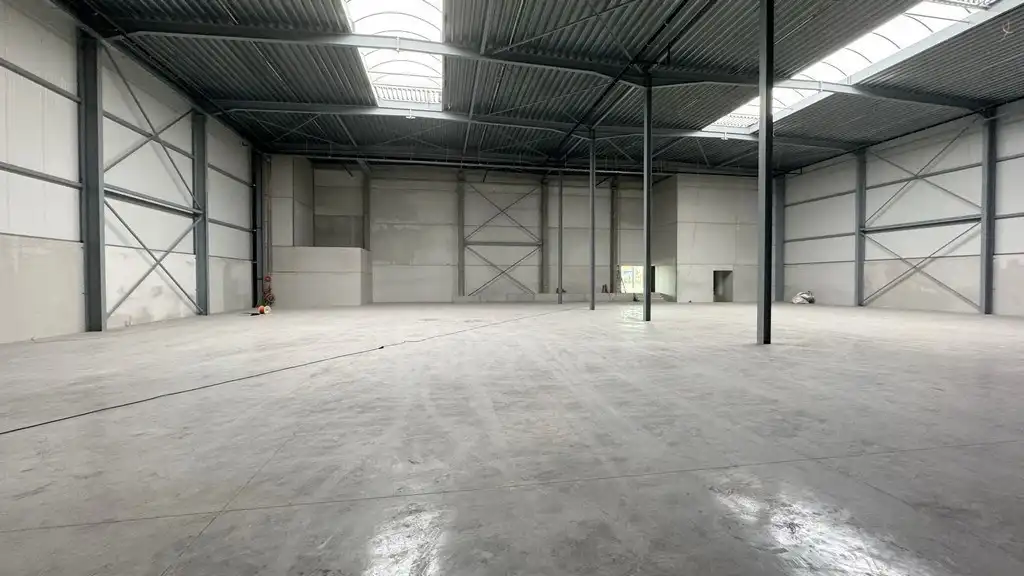 Nieuwbouw showroom met magazijn te huur aan A12 in Aartselaar foto 5