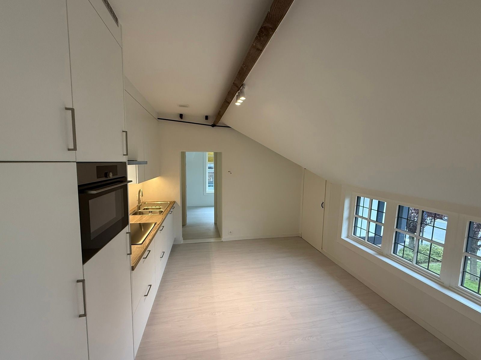 Karaktervol, volledig instapklaar appartement foto 5