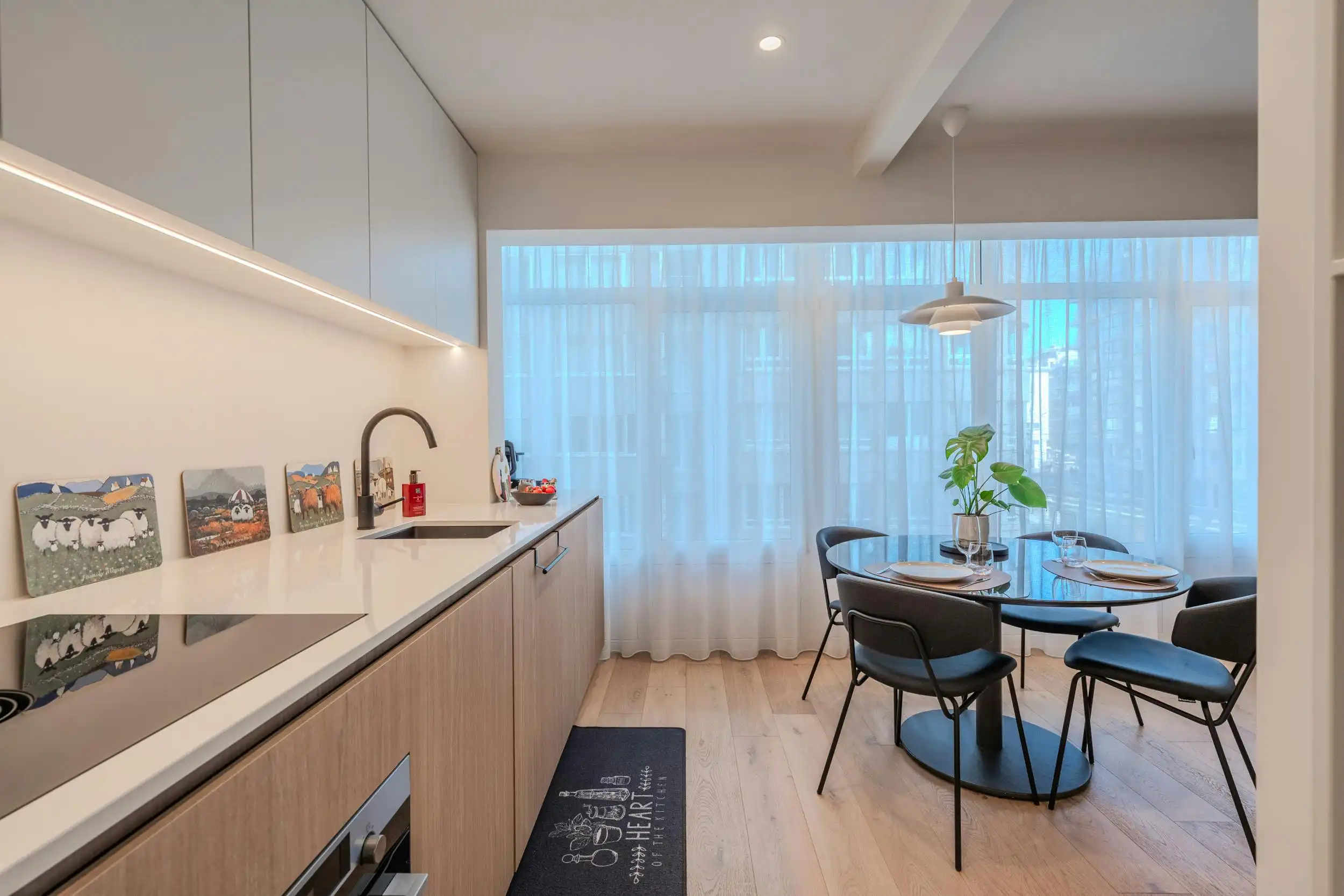 Fantastisch gerenoveerde studio met slaaphoek te Oostende foto 16