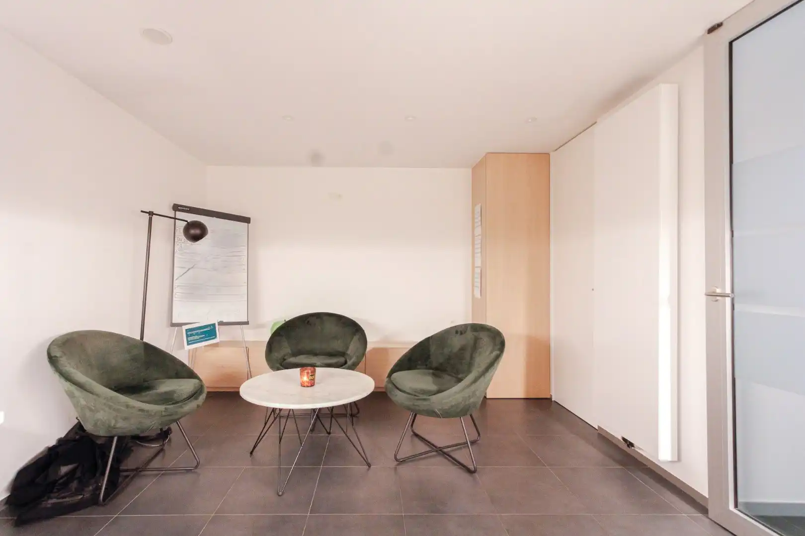 Instapklare kantoorruimte te koop Knokkestraat 56 Heist foto 14