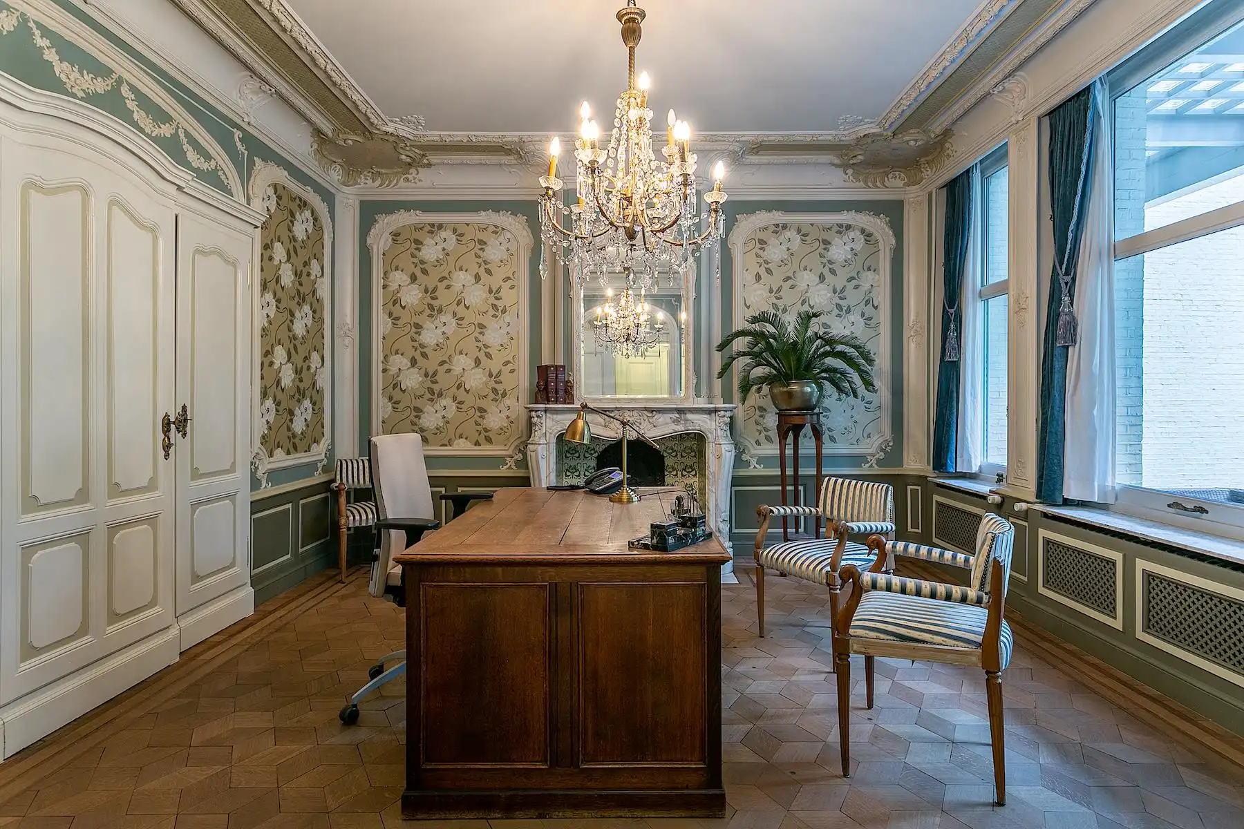 ANTWERPEN-STADSPARK - Historisch stadspaleis met omvangrijke en rustige tuin foto 16