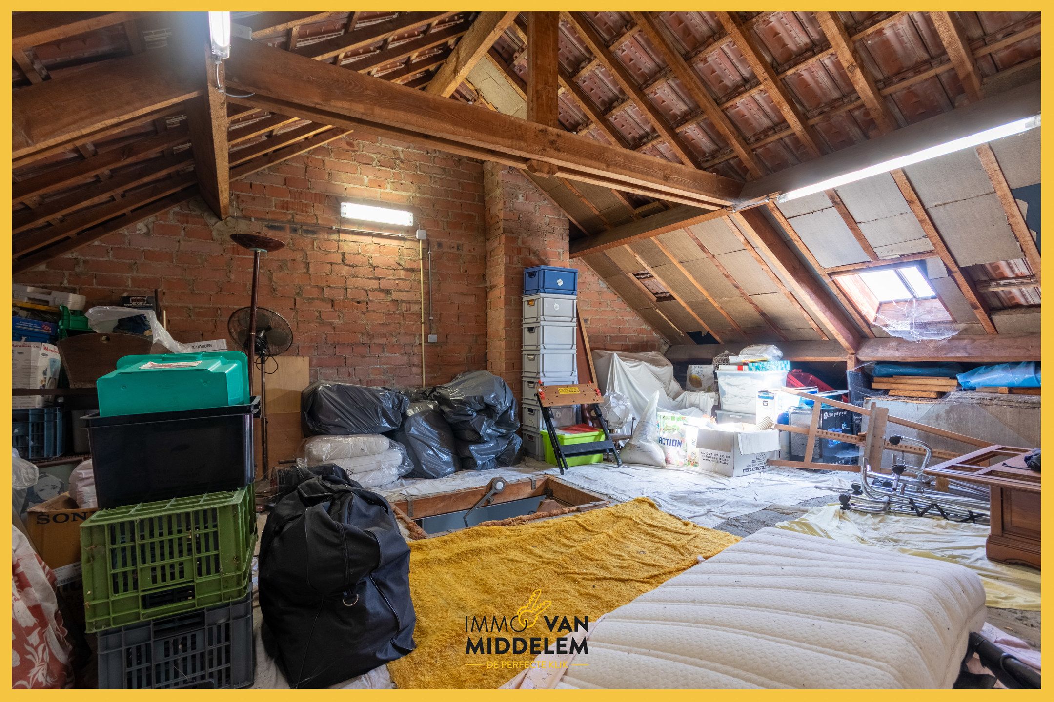 LICHTRIJKE GEZINSWONING MET 3 SLPK, BUREAU, GARAGE EN TUIN foto 24