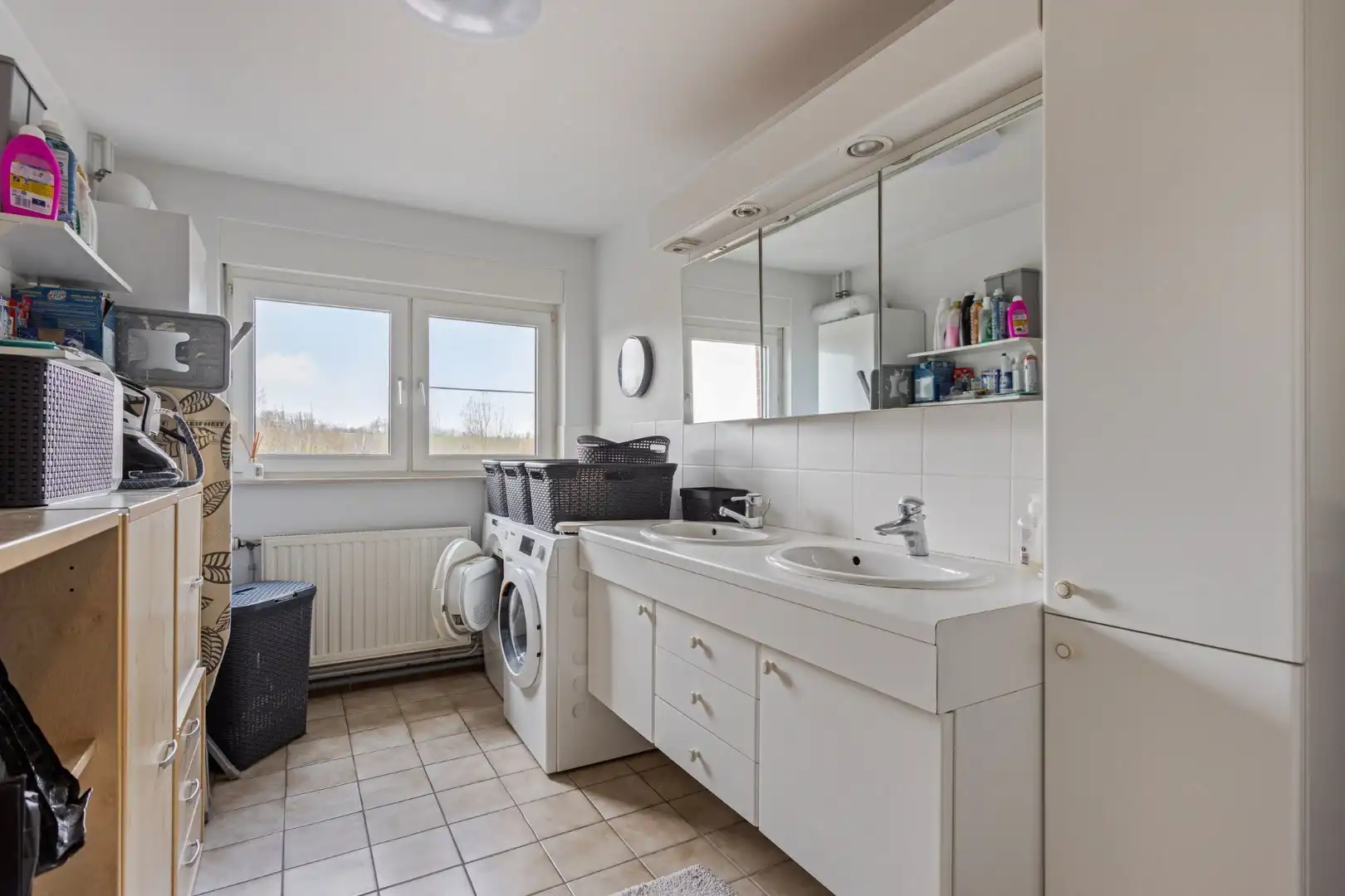 Tweewoonst met ruime werkplaats en garages te Tongeren-Sluizen foto 10