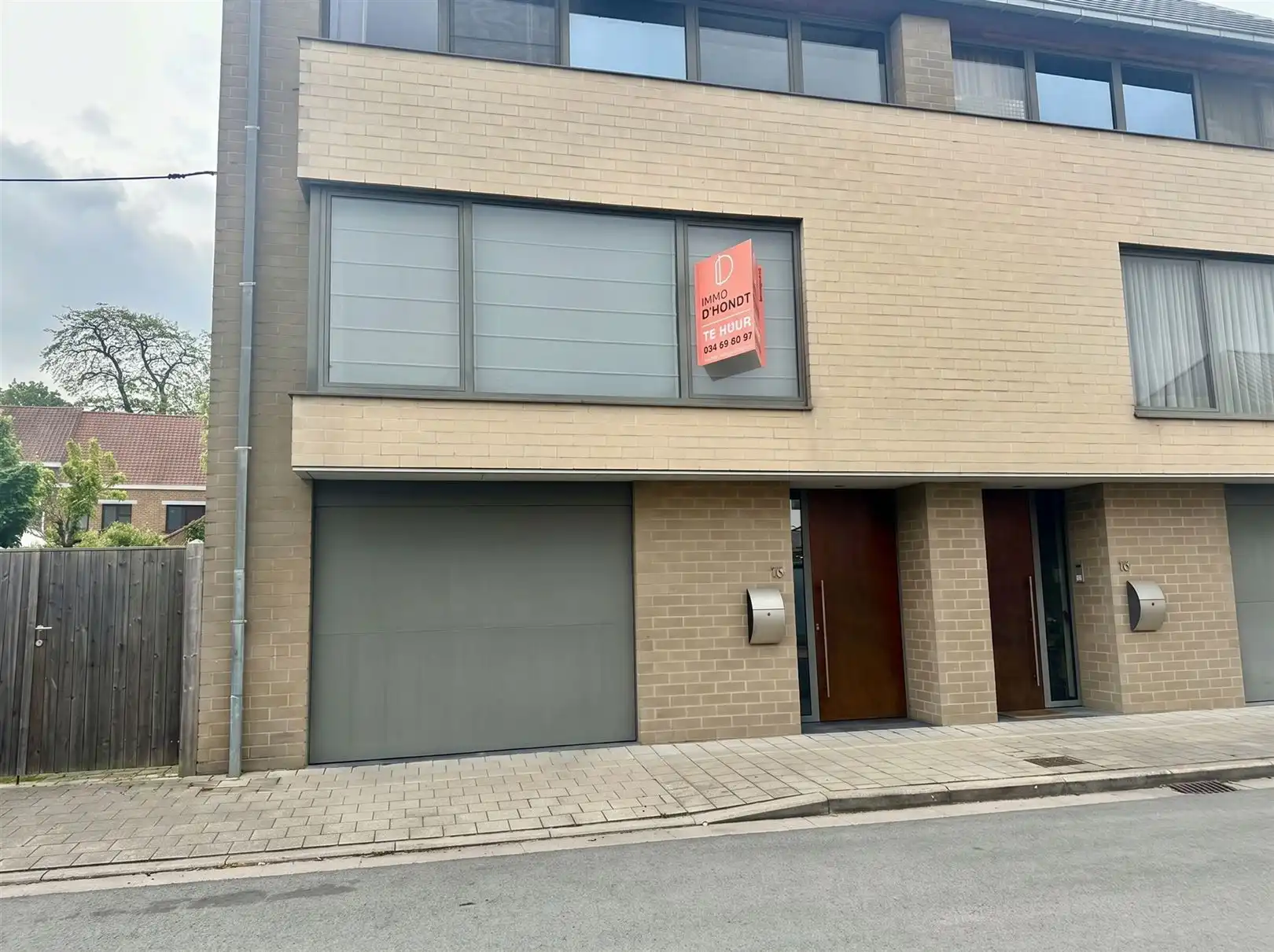 Beletagewoning te huur nabij de markt van Oudenaarde foto {{pictureIndex}}