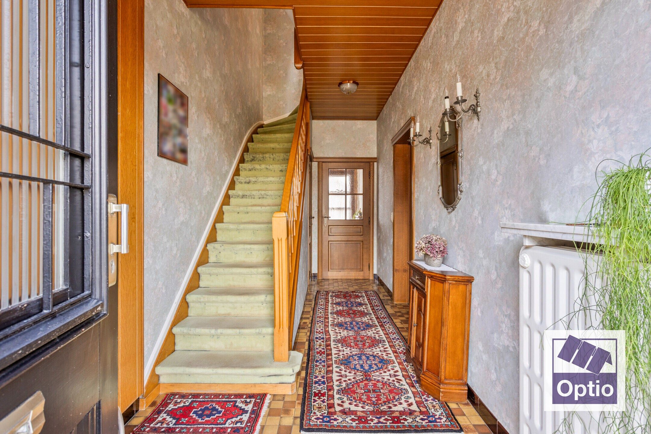 Woning met 5 slaapkamers en grote tuin. foto 8