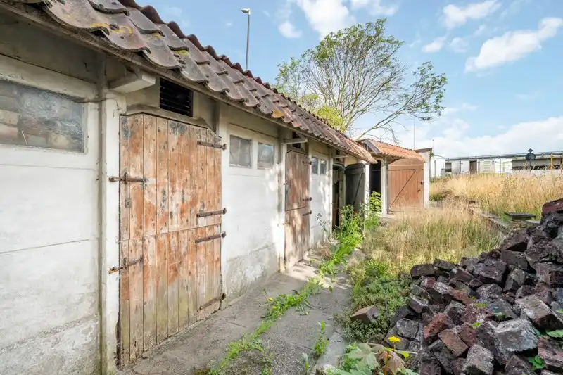 Te renoveren vrijstaande woning met prachtig uitzicht in natuurgebied  foto 22