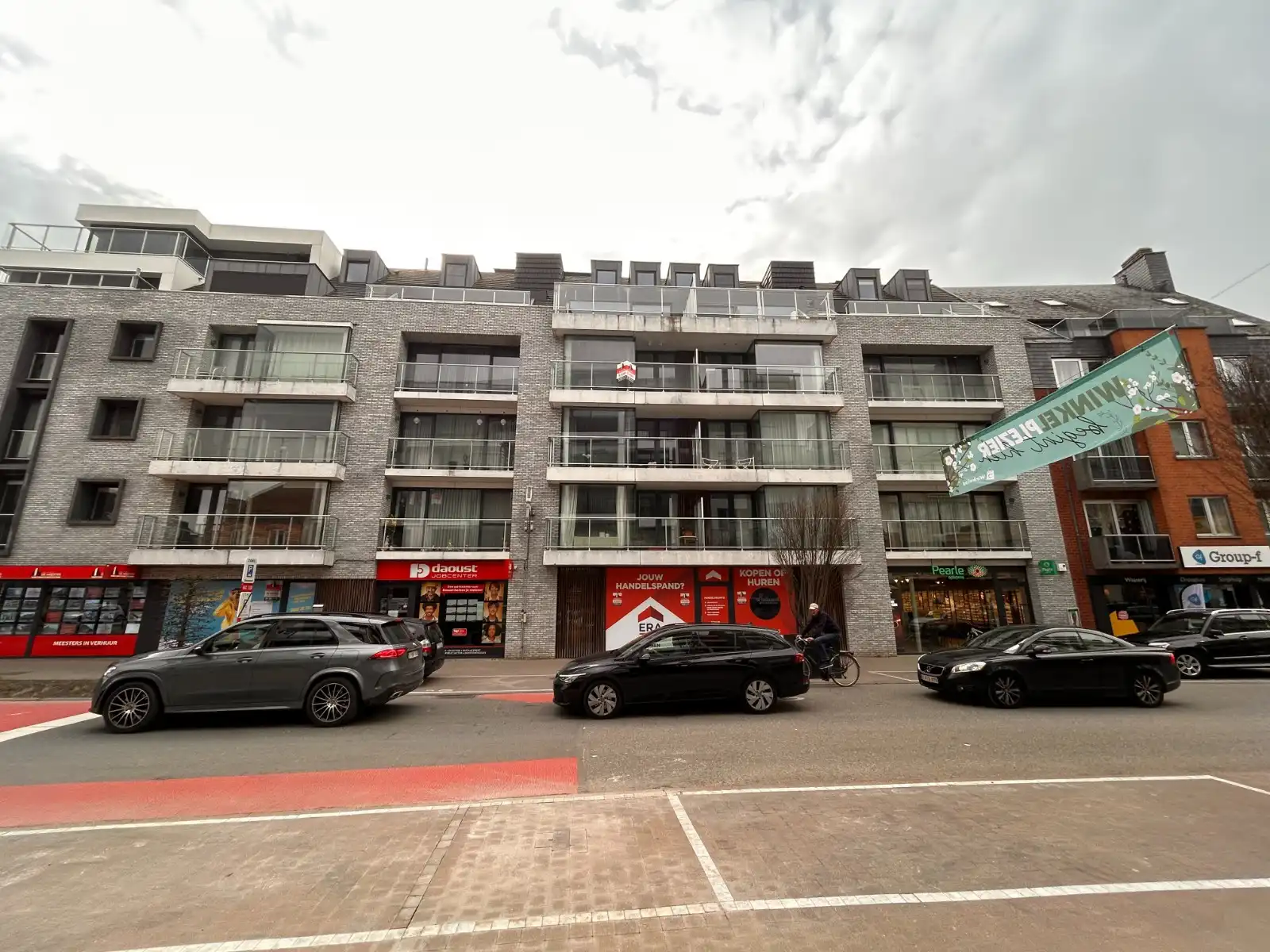 2-slaapkamerappartement met ondergrondse garage in centrum Deinze foto 2