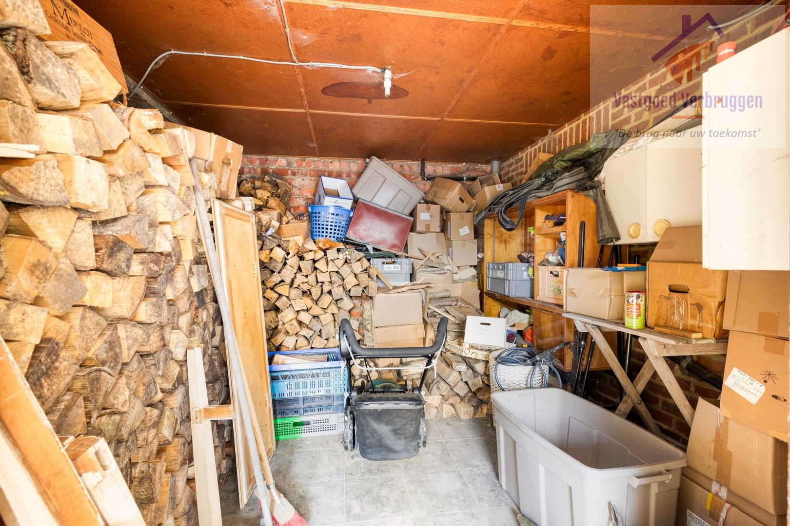 Ruime statige halfopen bebouwing met mooie tuin nabij het centrum foto 23