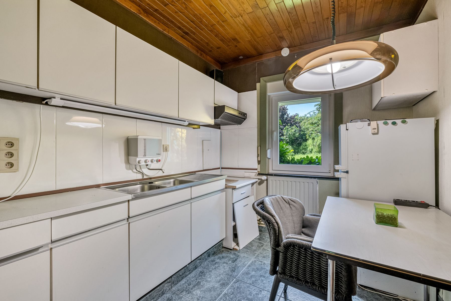Charmante woning met karakter – ideaal renovatieproject! foto 8