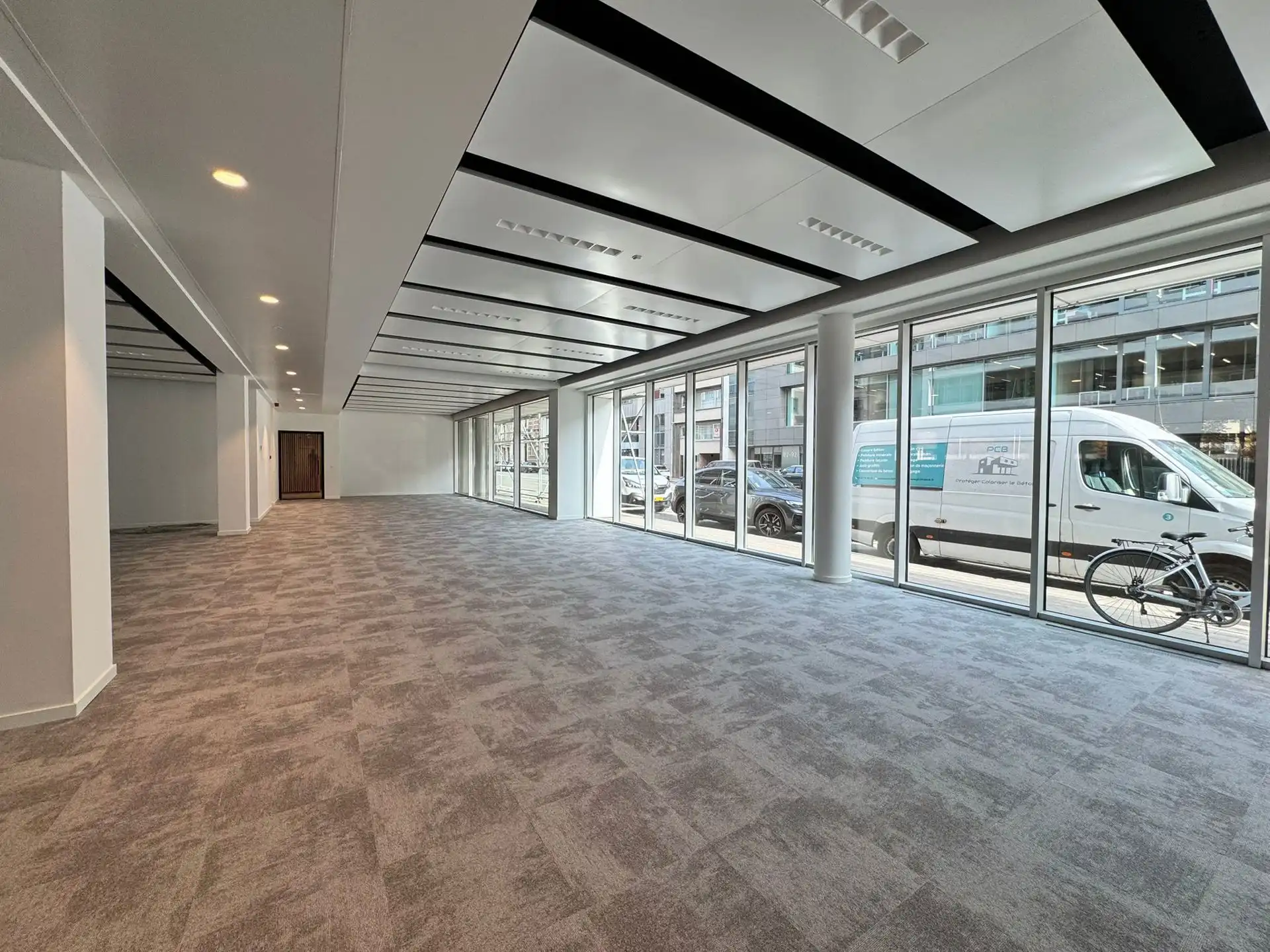 Modern gelijkvloers kantoor te huur te Antwerpen-Berchem foto 5