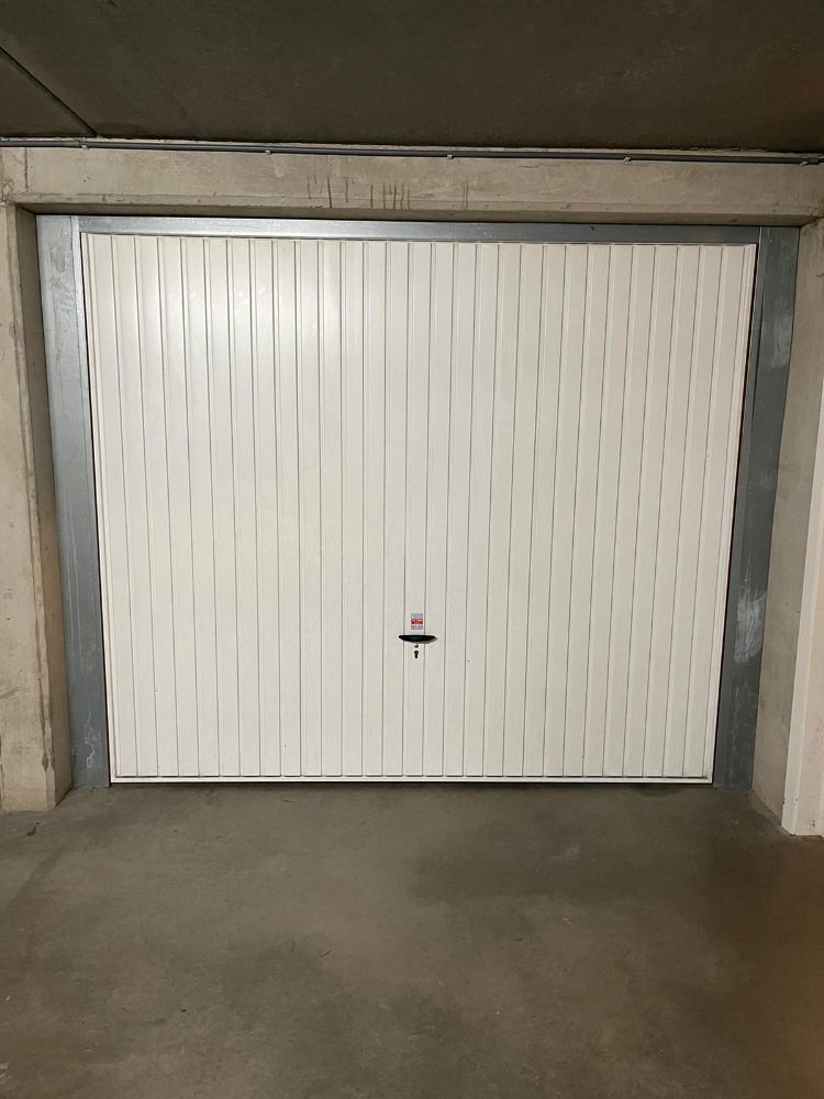 Goed gelegen garagebox vlakbij de Markt en de Kaai te Nieuwpoort foto 2