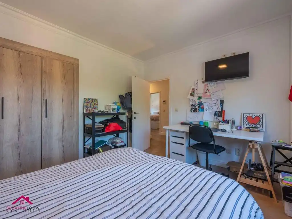 Instapklare woning met handelsruimte in gesloten bebouwing foto 27