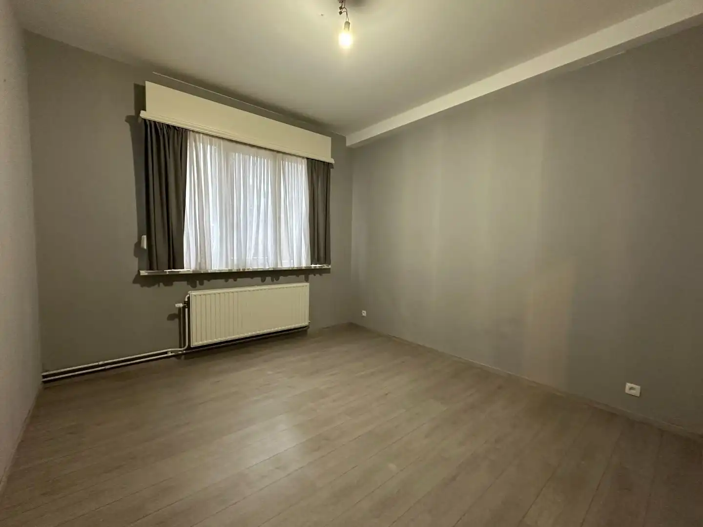 Gelijkvloersppartement met 3 slpk, dubbele garage, tuin en ruime kelder (120 m²) foto 10