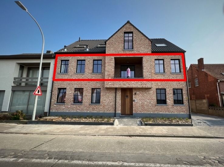1 SLAAPKAMER APPARTEMENT MET TERRAS, GARAGE EN AUTOSTPL foto {{pictureIndex}}